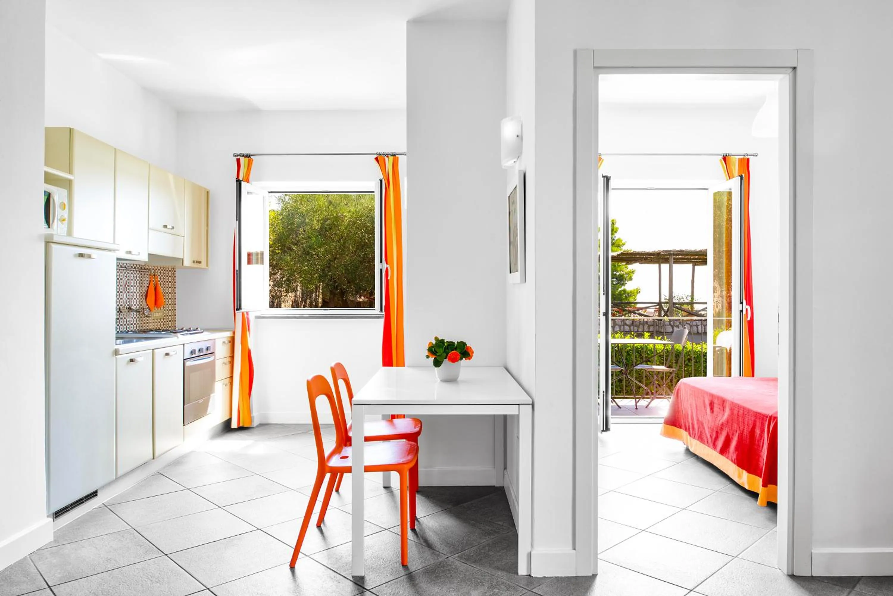 Kitchen or kitchenette, Bed in Le Capannelle by Feeling Italy