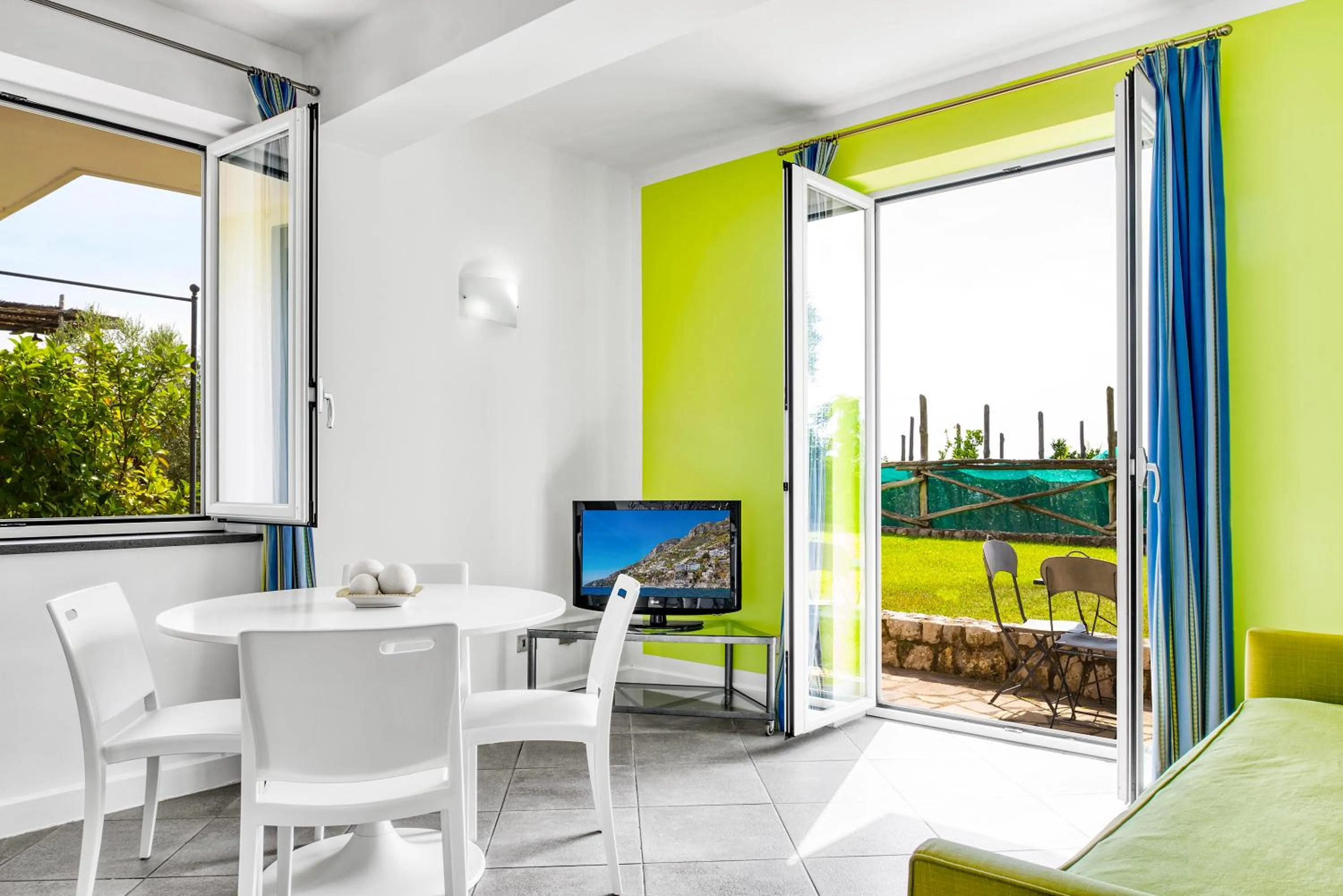 Dining area in Le Capannelle by Feeling Italy