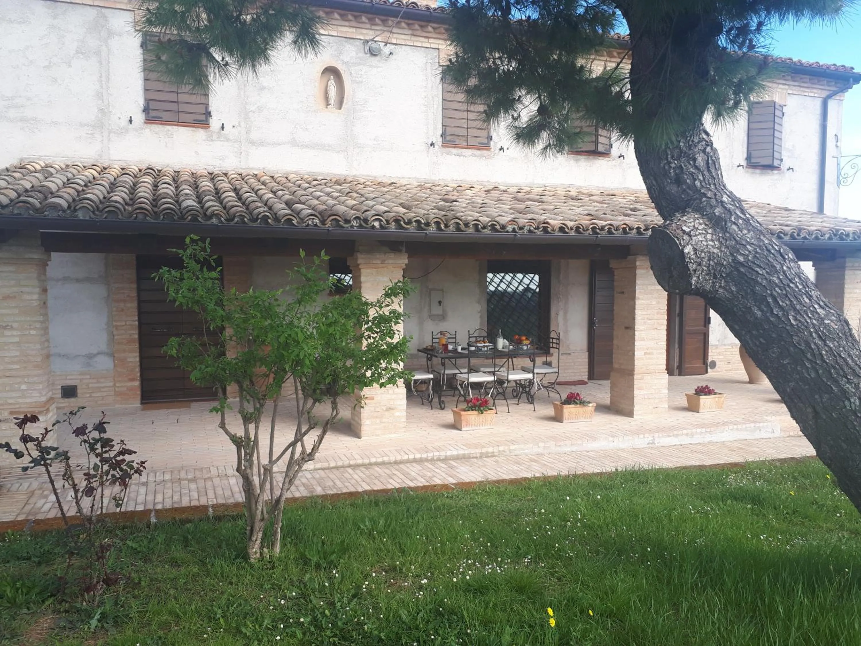 Patio in B&B I Pini Di Storaco