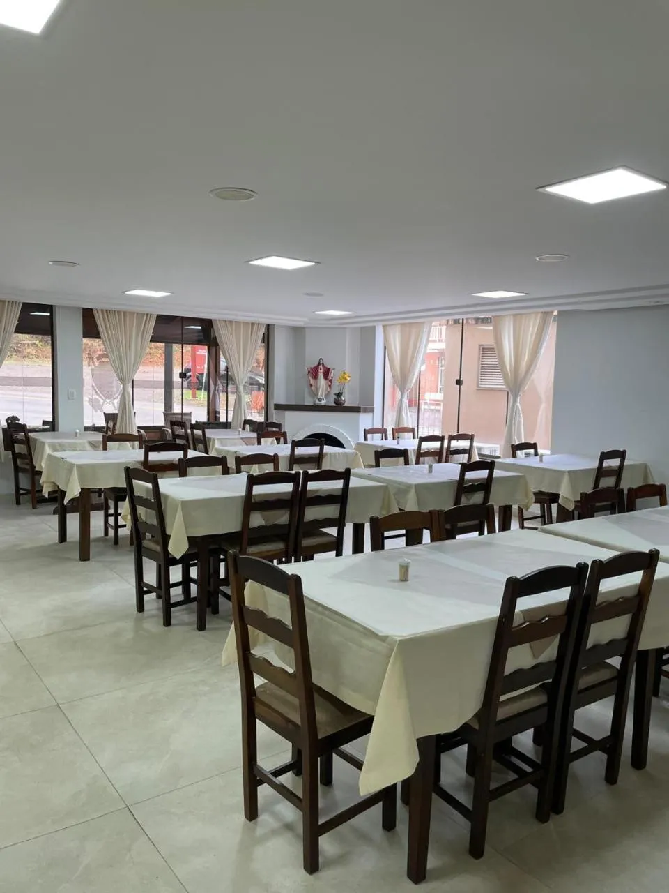 Restaurant/places to eat in Dona Adelia Hotel e Restaurante