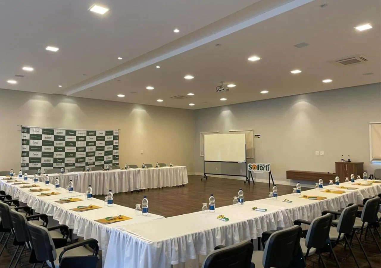 Meeting/conference room in Dona Adelia Hotel e Restaurante
