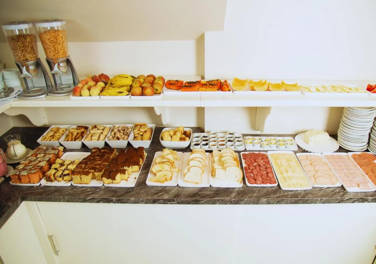 Restaurant/places to eat in Dona Adelia Hotel e Restaurante