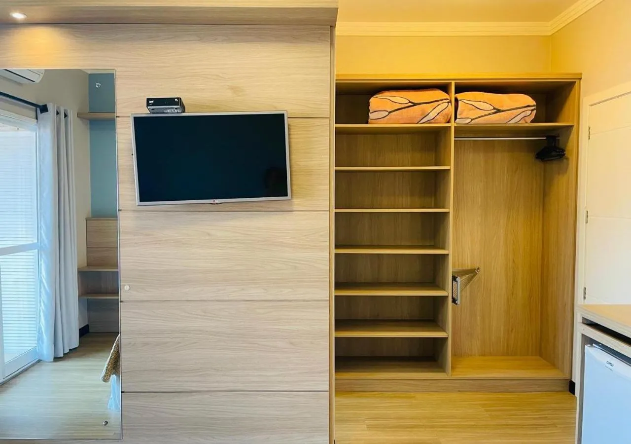 TV and multimedia in Dona Adelia Hotel e Restaurante