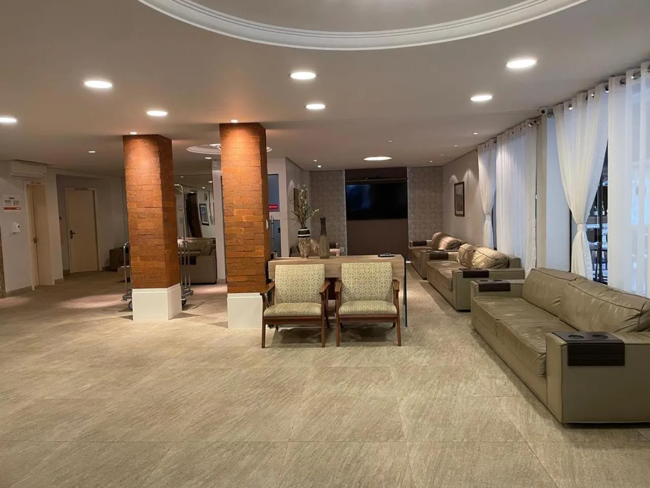 Lobby or reception in Dona Adelia Hotel e Restaurante