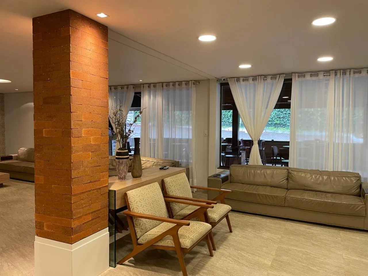 Lobby or reception in Dona Adelia Hotel e Restaurante