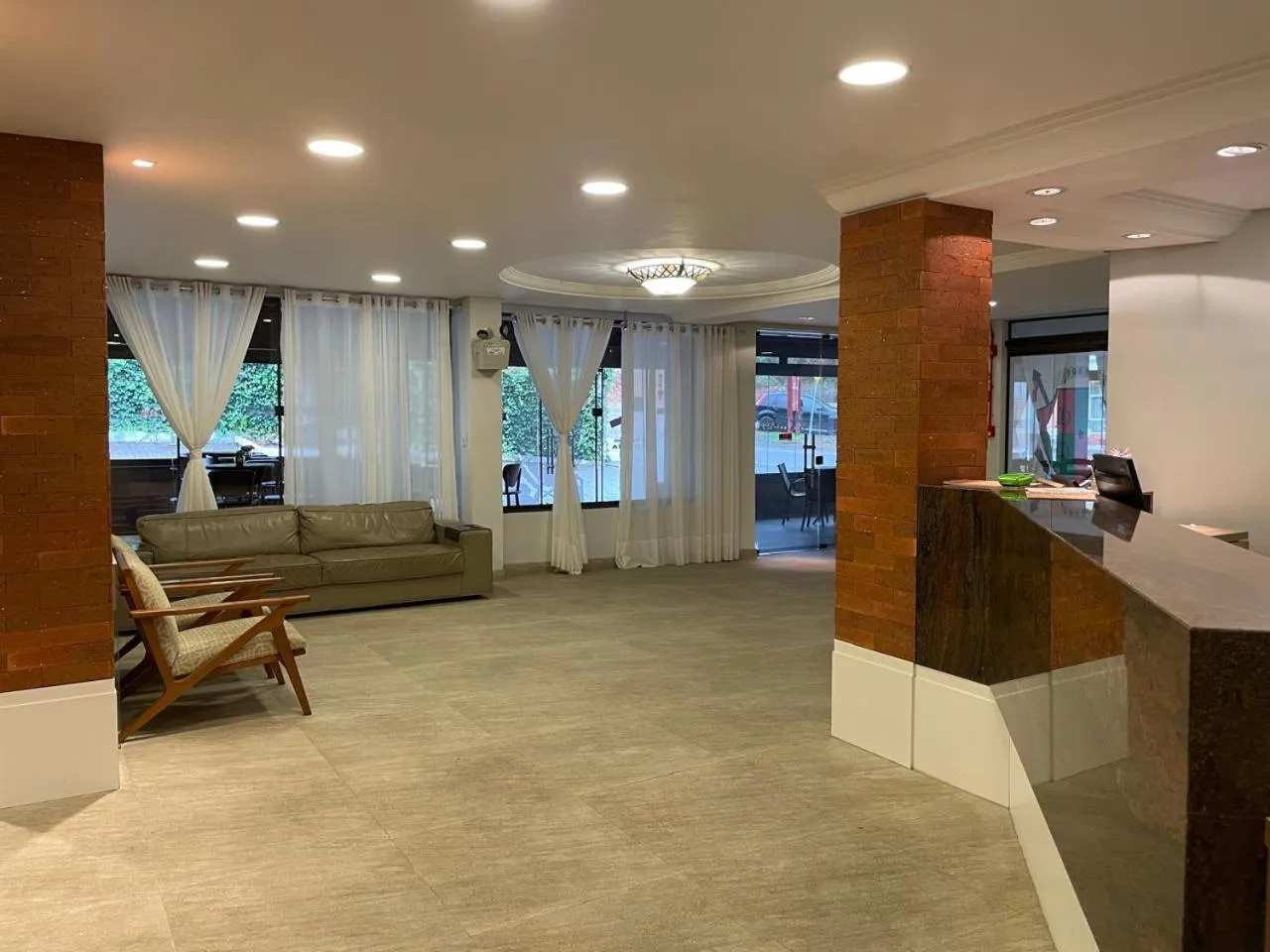 Lobby or reception in Dona Adelia Hotel e Restaurante