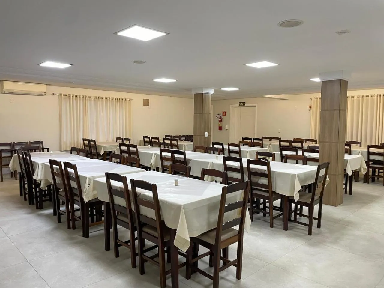 Restaurant/places to eat in Dona Adelia Hotel e Restaurante