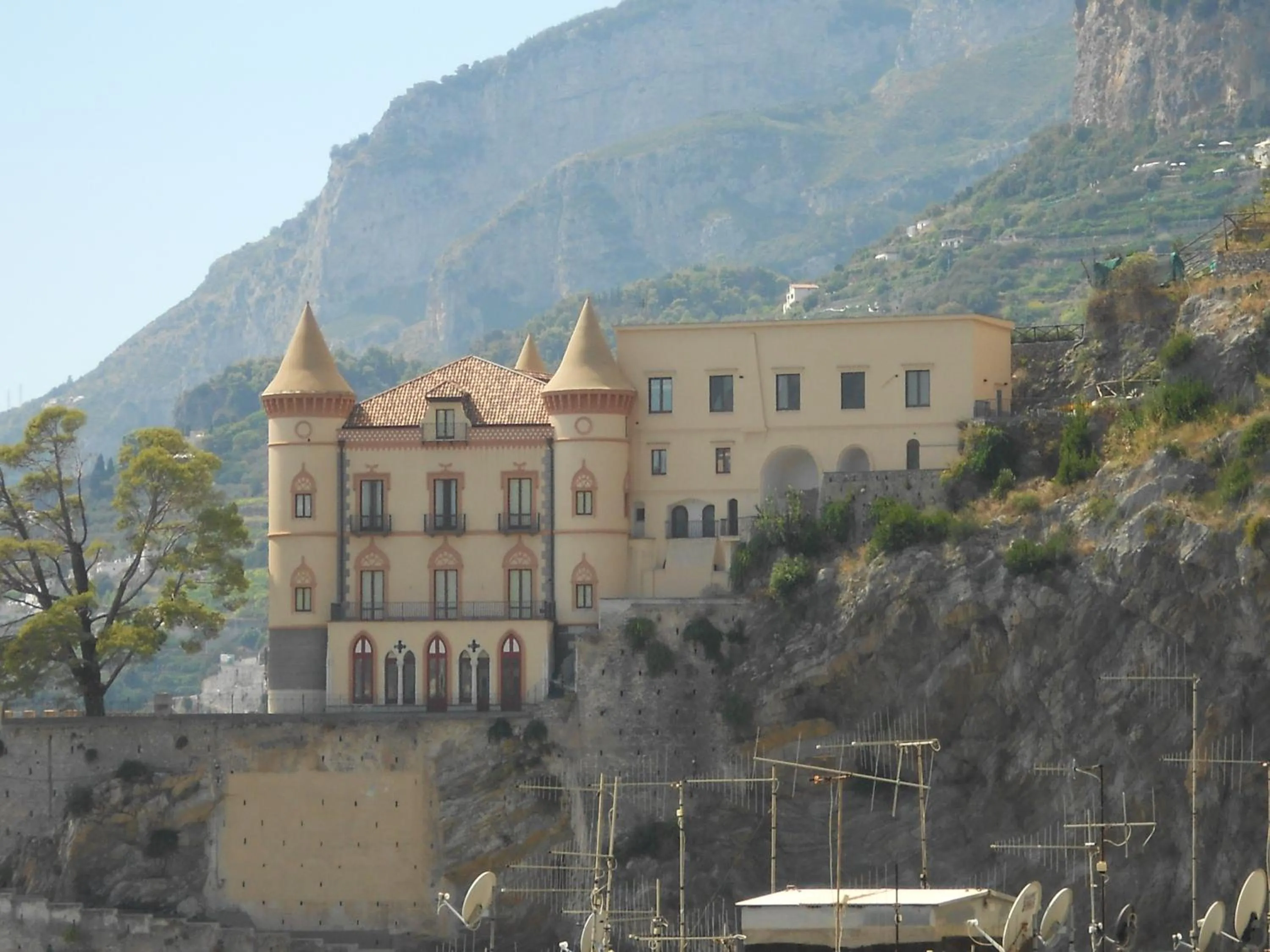 Nearby landmark in B&B Amalfè