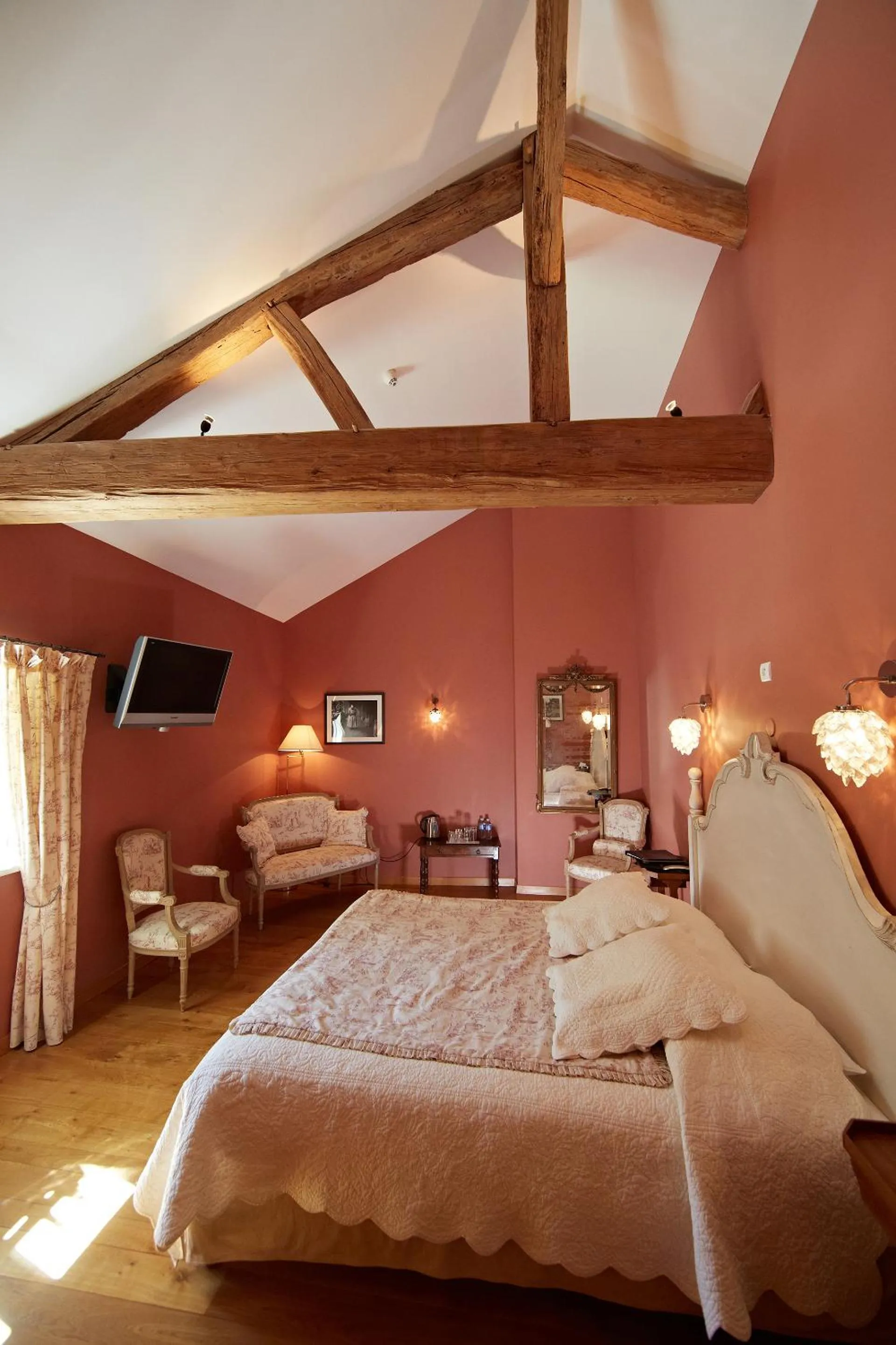 Photo of the whole room, Bed in Olivier Leflaive Hôtel Restaurants