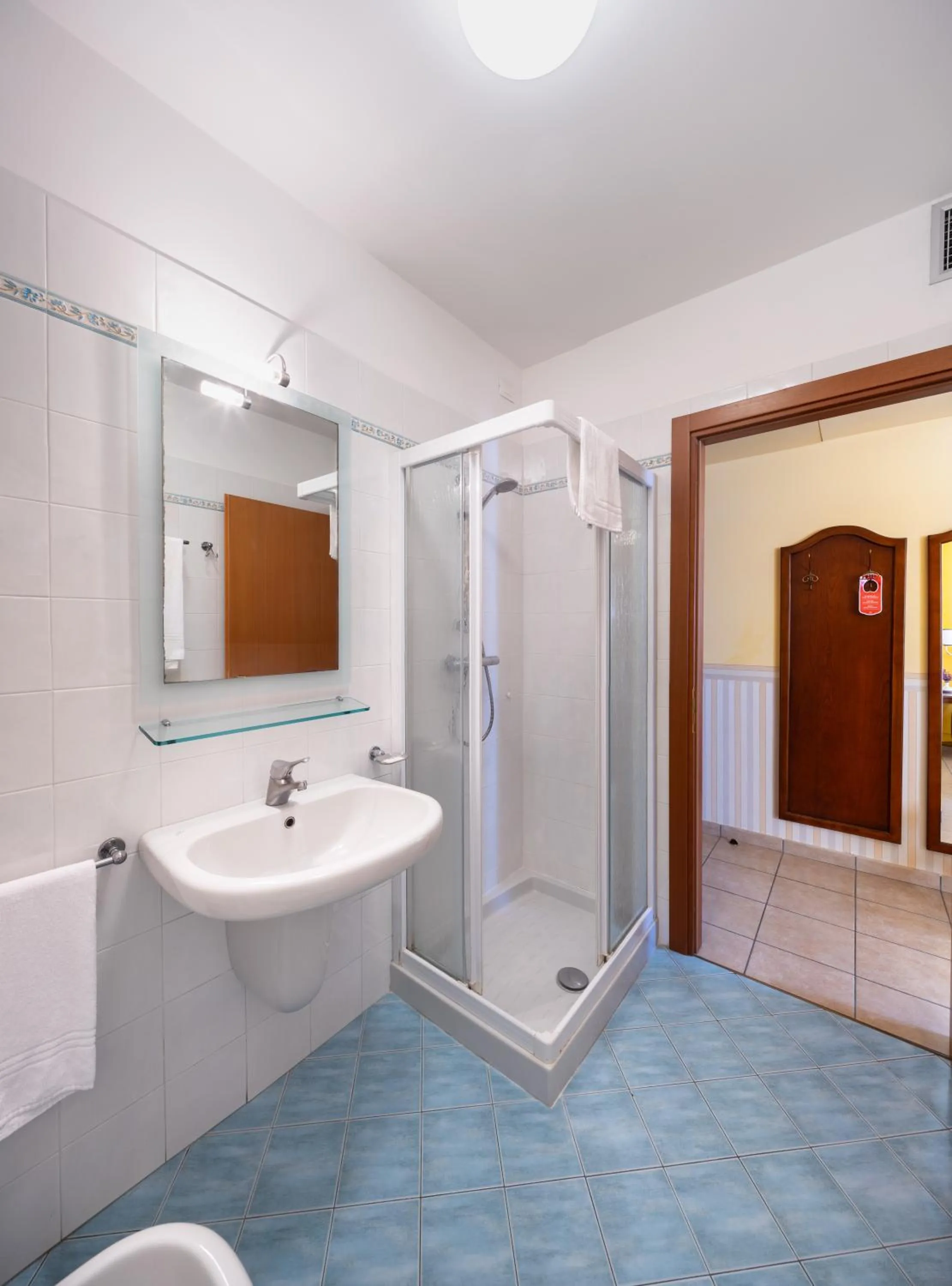 Shower in Locanda La Comacina