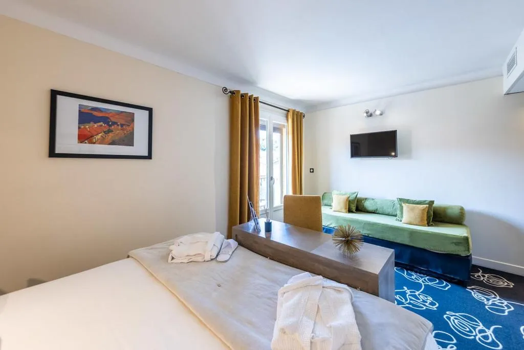 Bed in Le Madeloc Hôtel & Spa