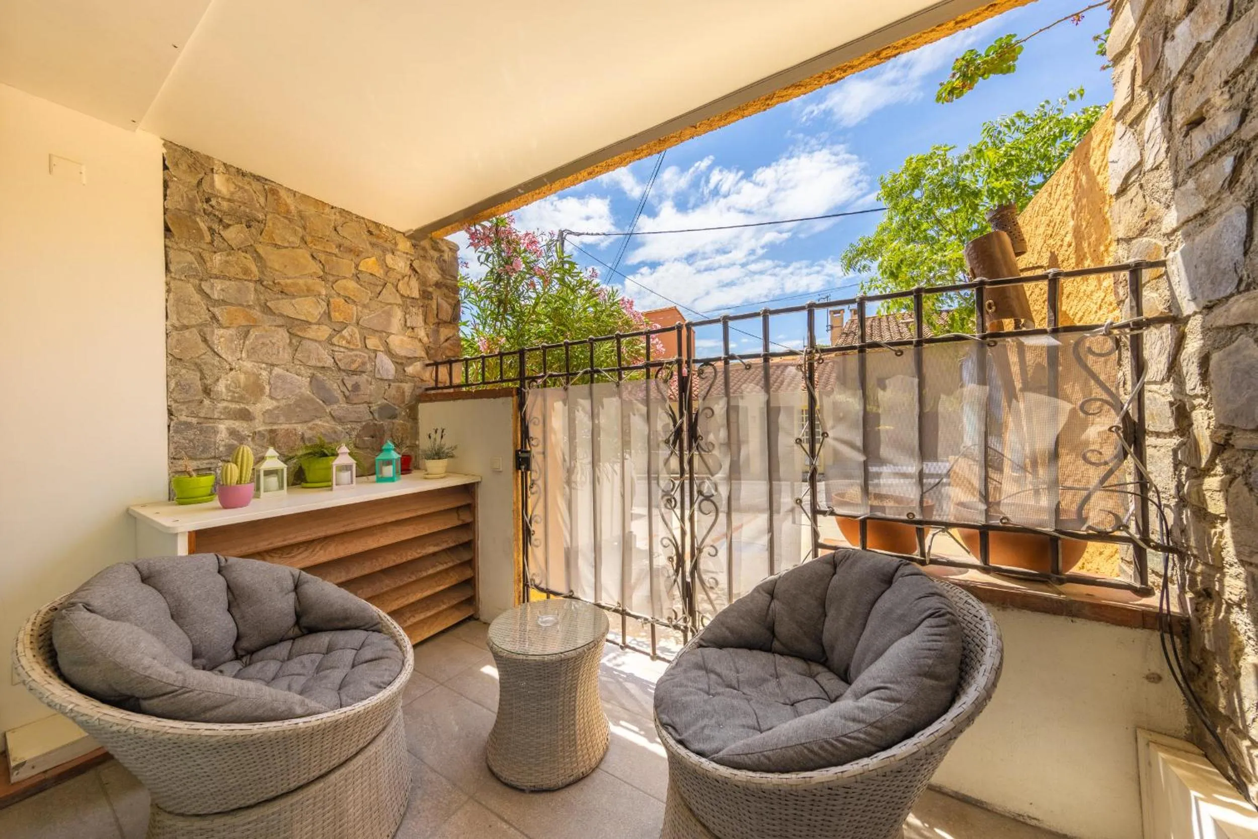Patio in Hôtel & Spa Le Madeloc - Collioure Centre