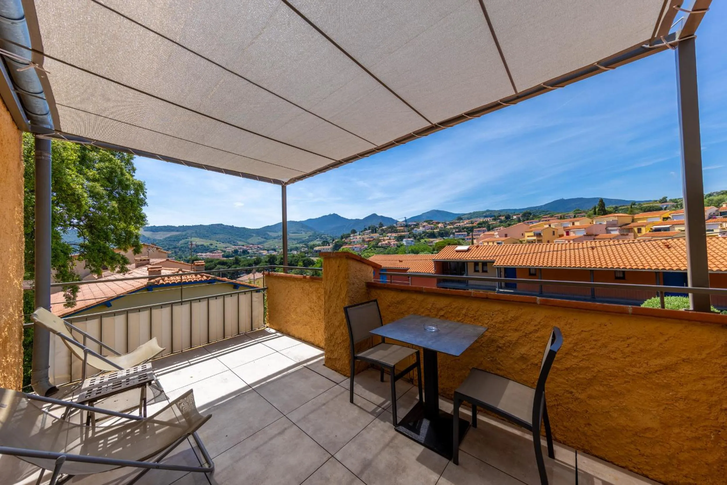 Patio in Hôtel & Spa Le Madeloc - Collioure Centre