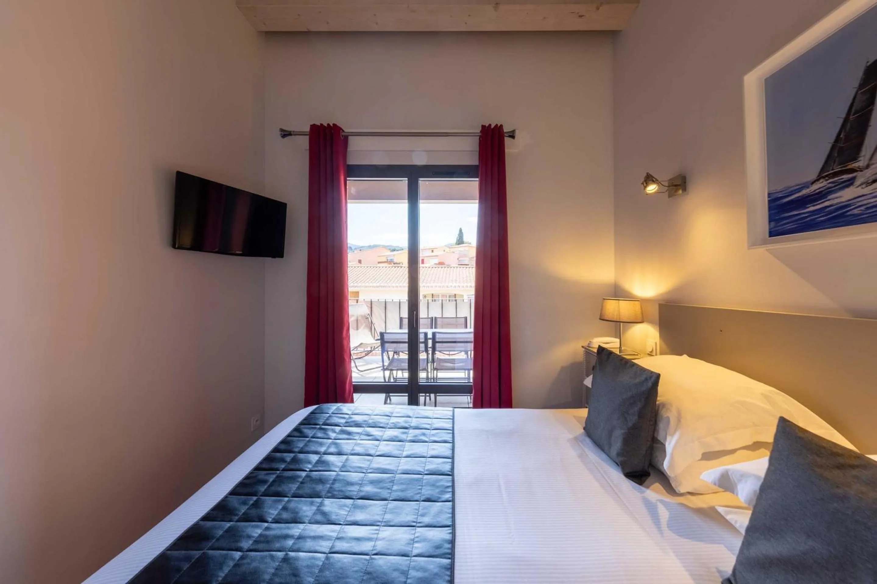 Bed in Hôtel & Spa Le Madeloc - Collioure Centre