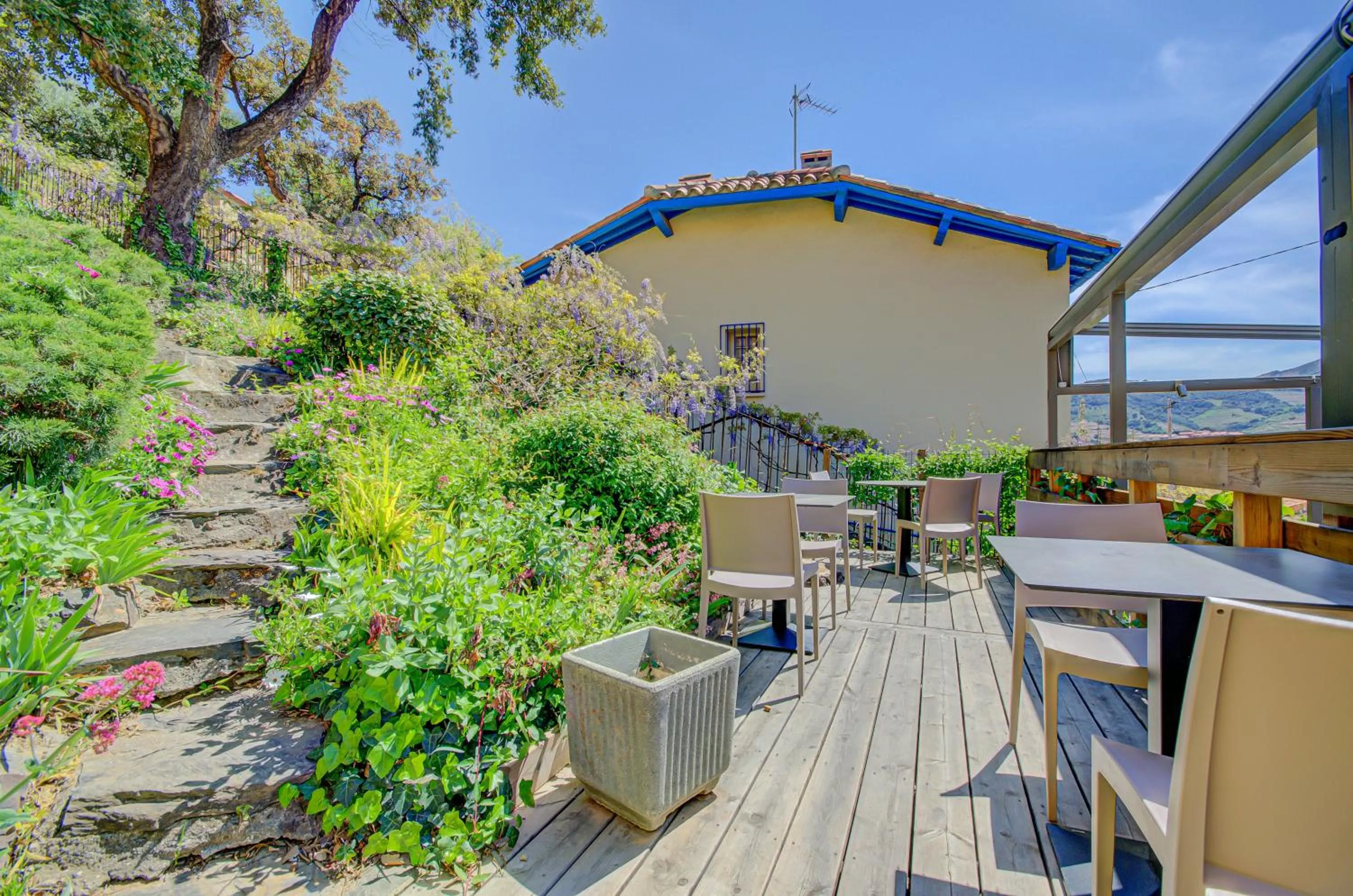 Patio in Le Madeloc Hôtel & Spa