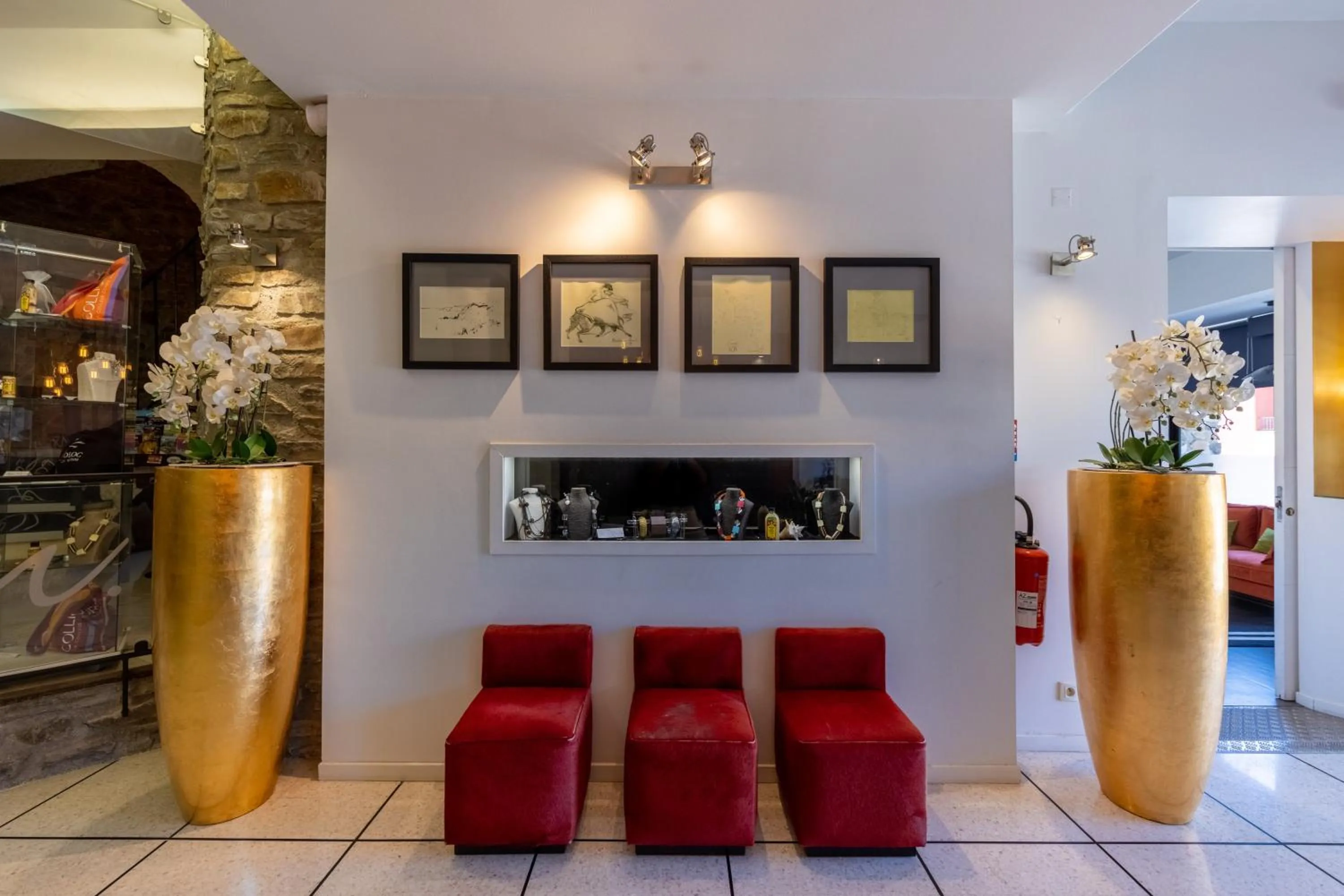 Lobby or reception in Le Madeloc Hôtel & Spa