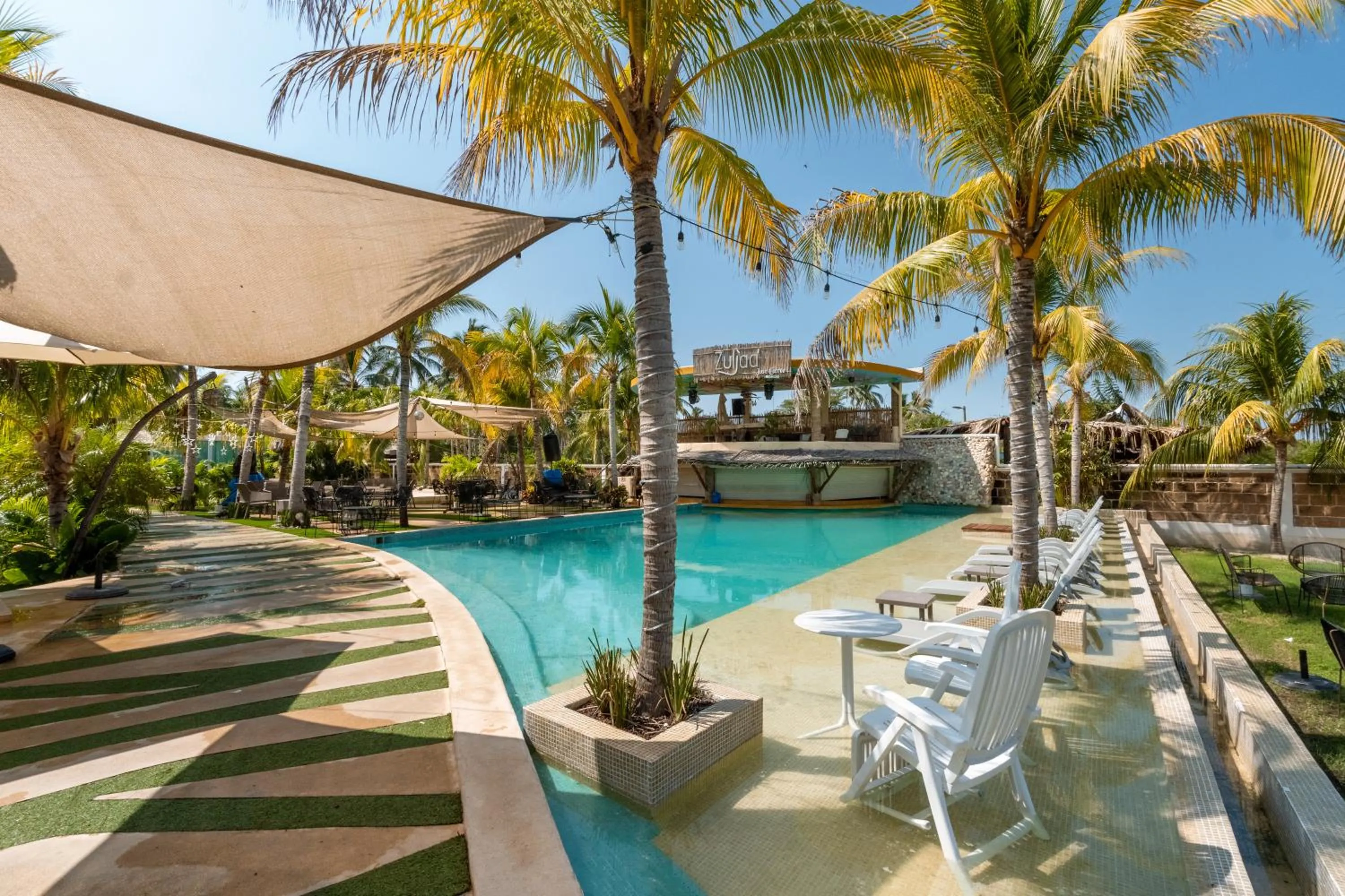 Pool view in Rojo Manglar Acapulco