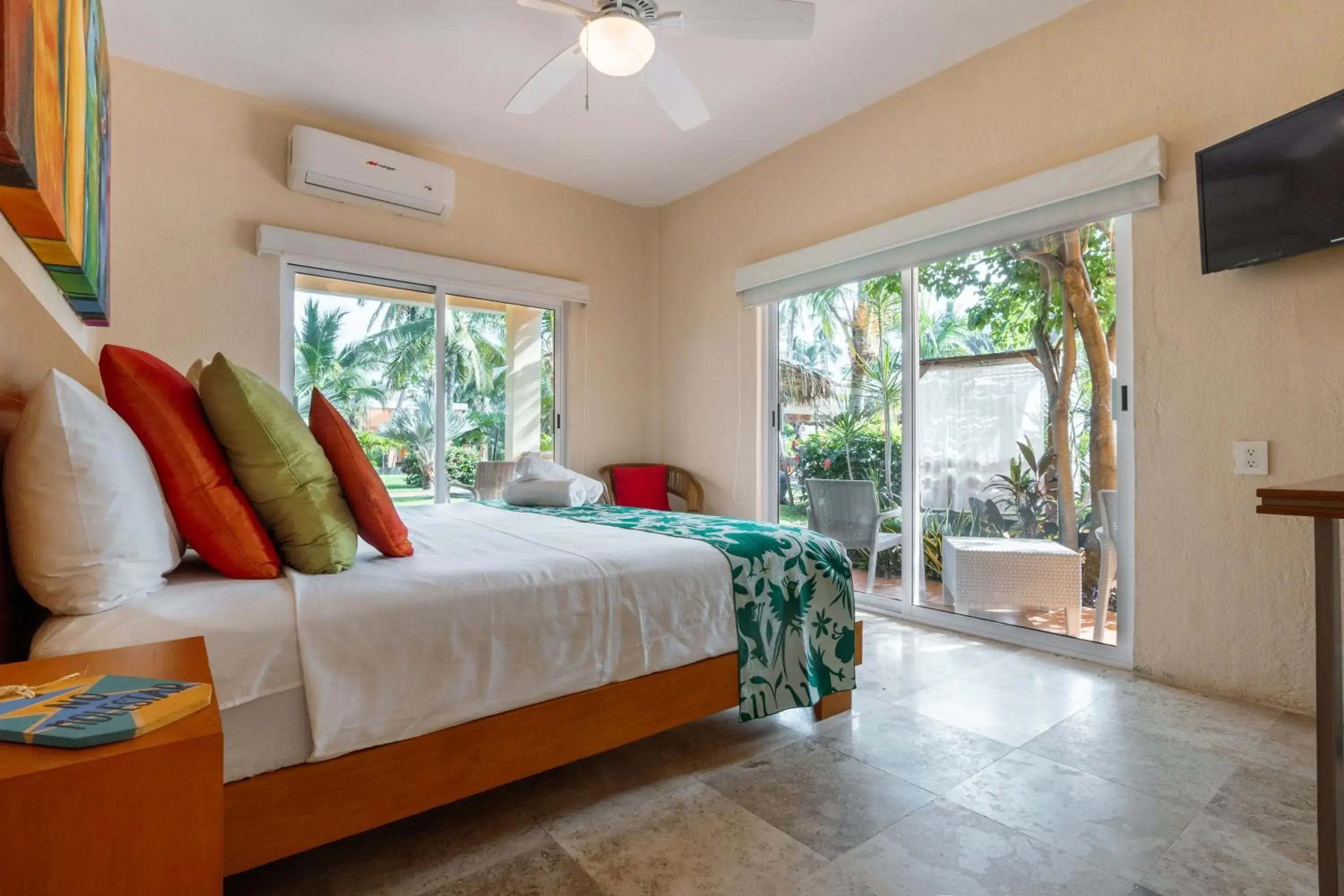 Double Room with Pool View in Rojo Manglar Acapulco Double Room with Pool View in Rojo Manglar Acapulco