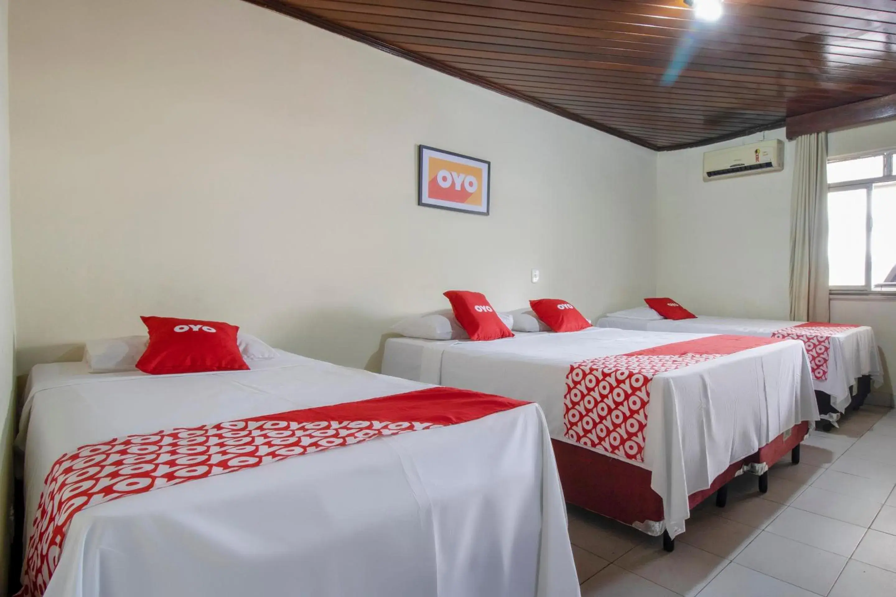 Quadruple Room (1 Double bed + 2 Single beds) in OYO New Anápolis Hotel, Imperatriz Quadruple Room (1 Double bed + 2 Single beds) in OYO New Anápolis Hotel, Imperatriz
