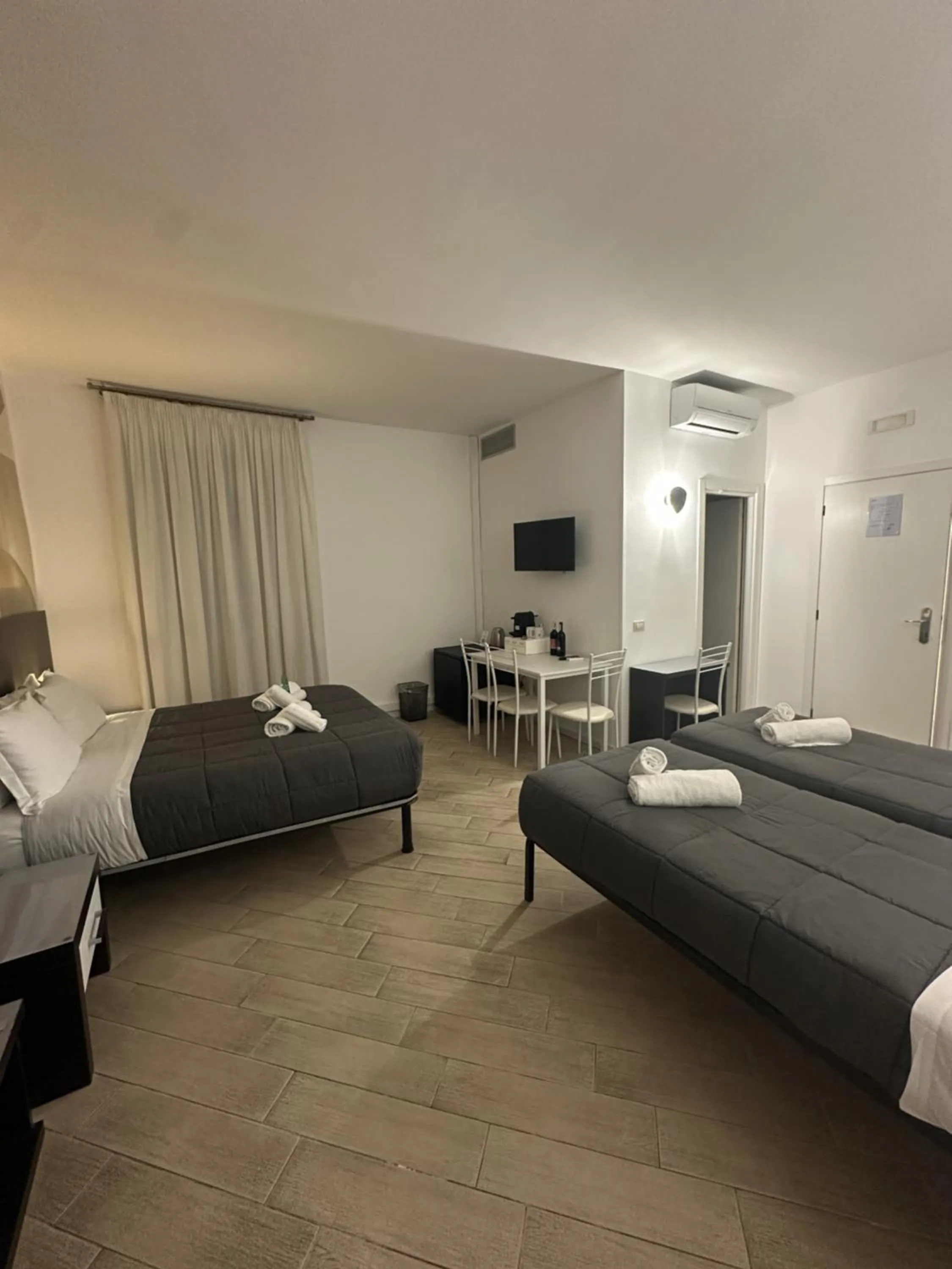 Bedroom, Bed in B&B A Picture of Rome