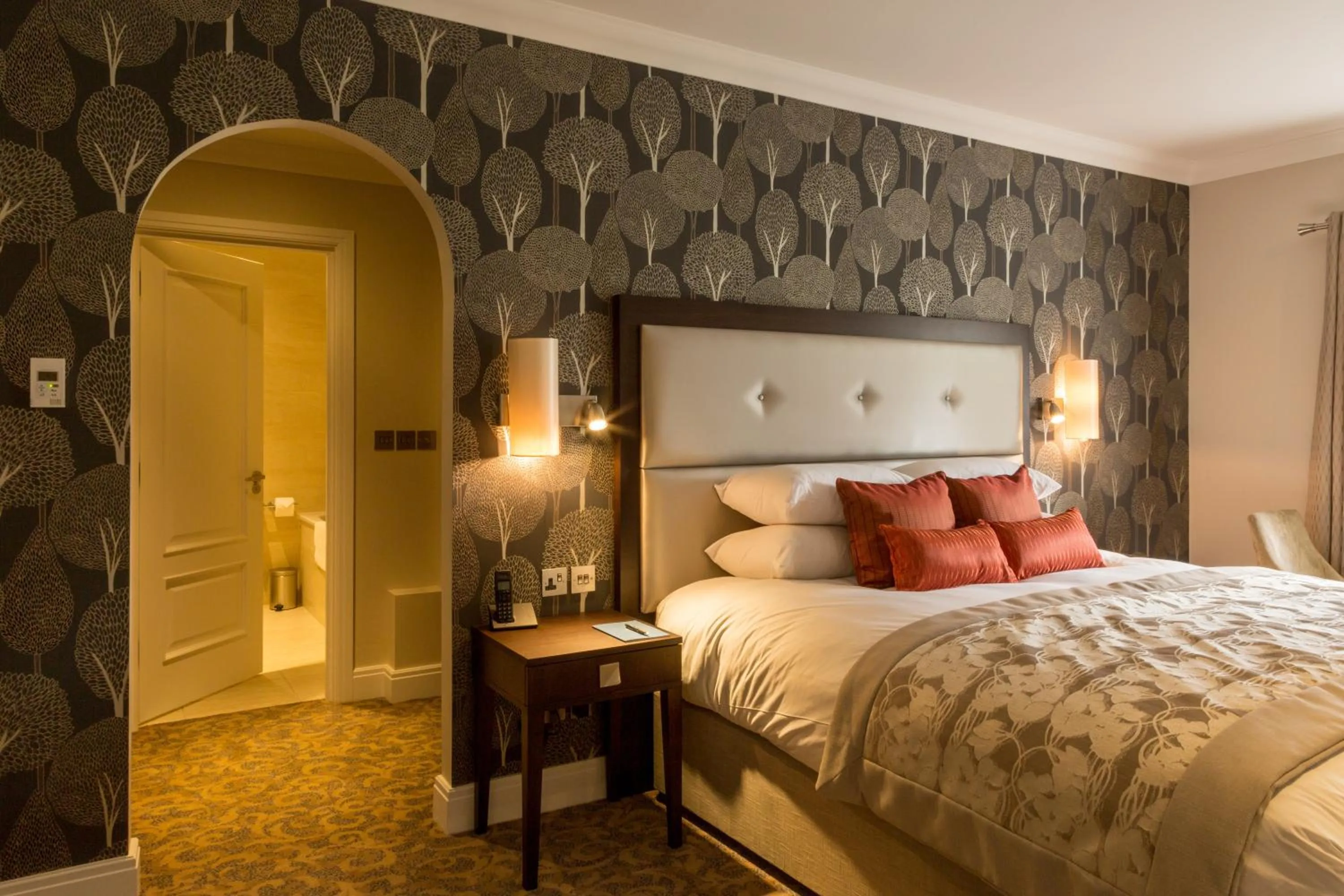 Bedroom, Bed in Oakley Hall Hotel