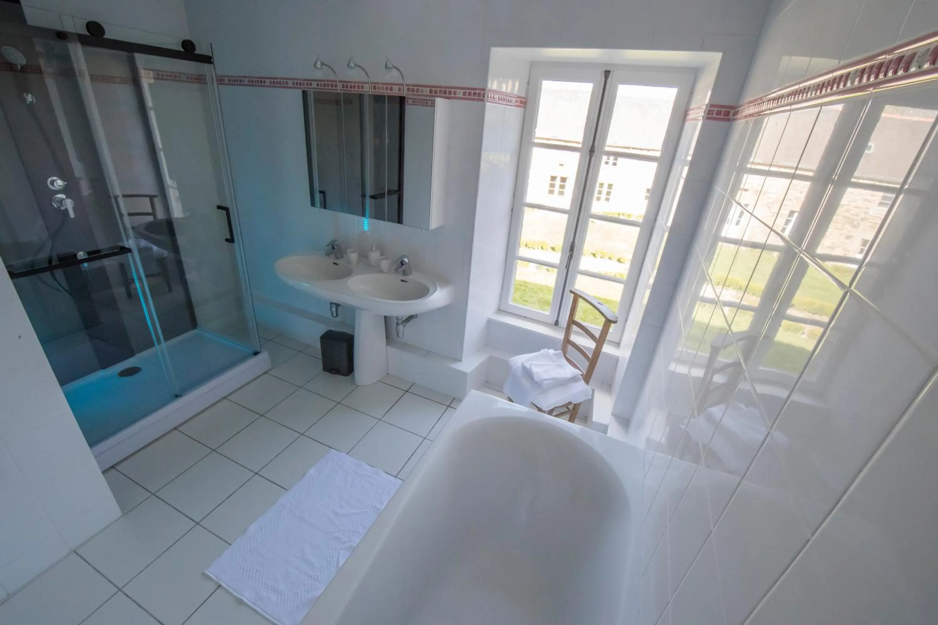 Shower in Manoir de Penn Lann