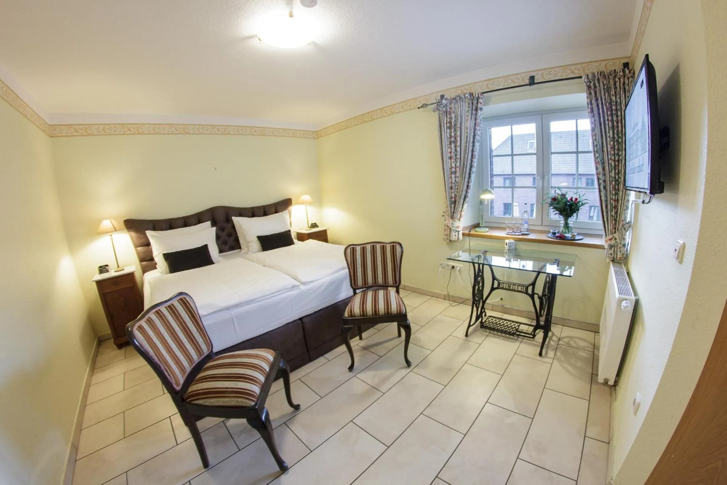 Photo of the whole room, Bed in Landhaus Göddertzhof