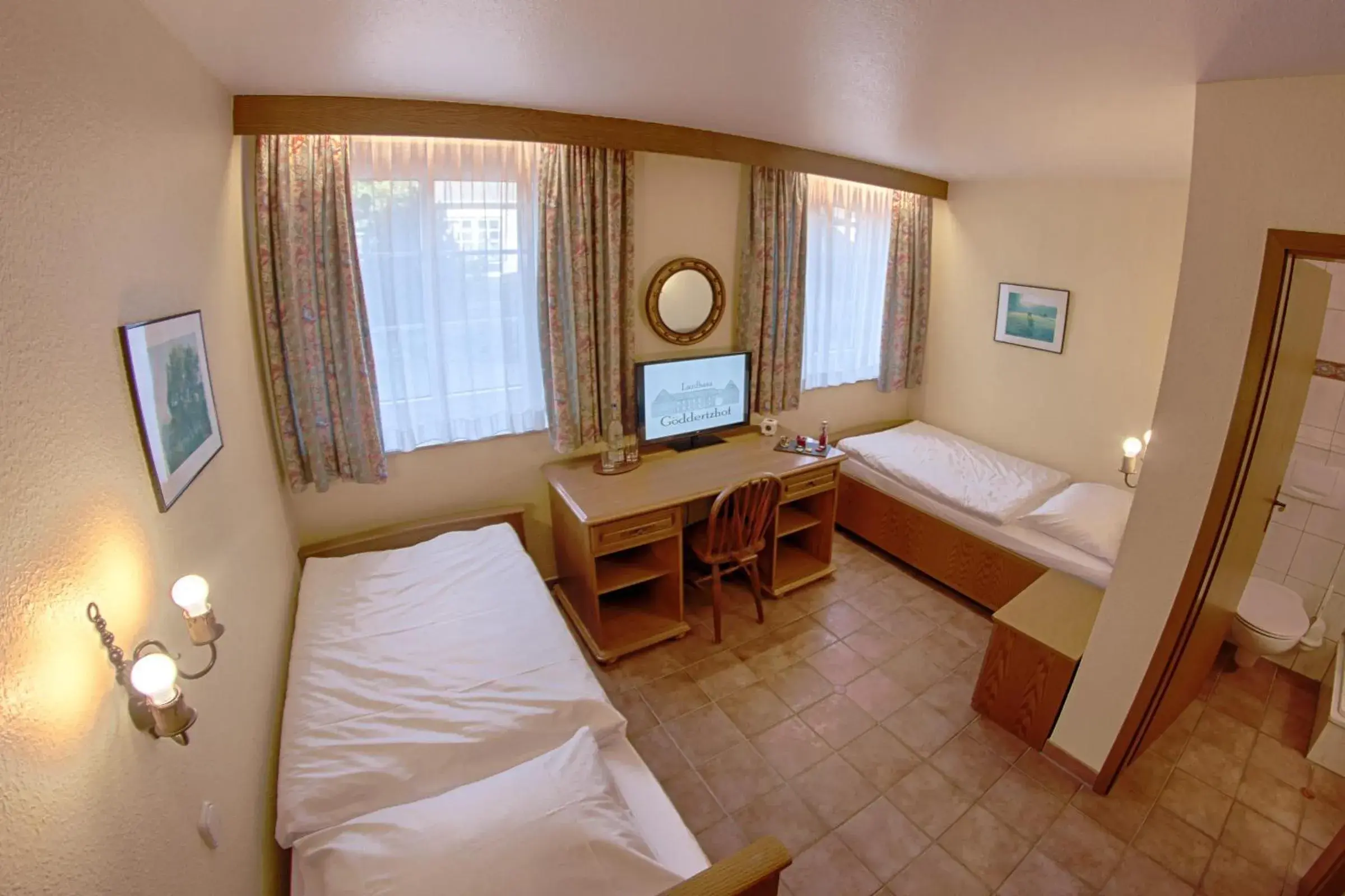 Economy Twin Room - single occupancy in Landhaus Göddertzhof Economy Twin Room - single occupancy in Landhaus Göddertzhof