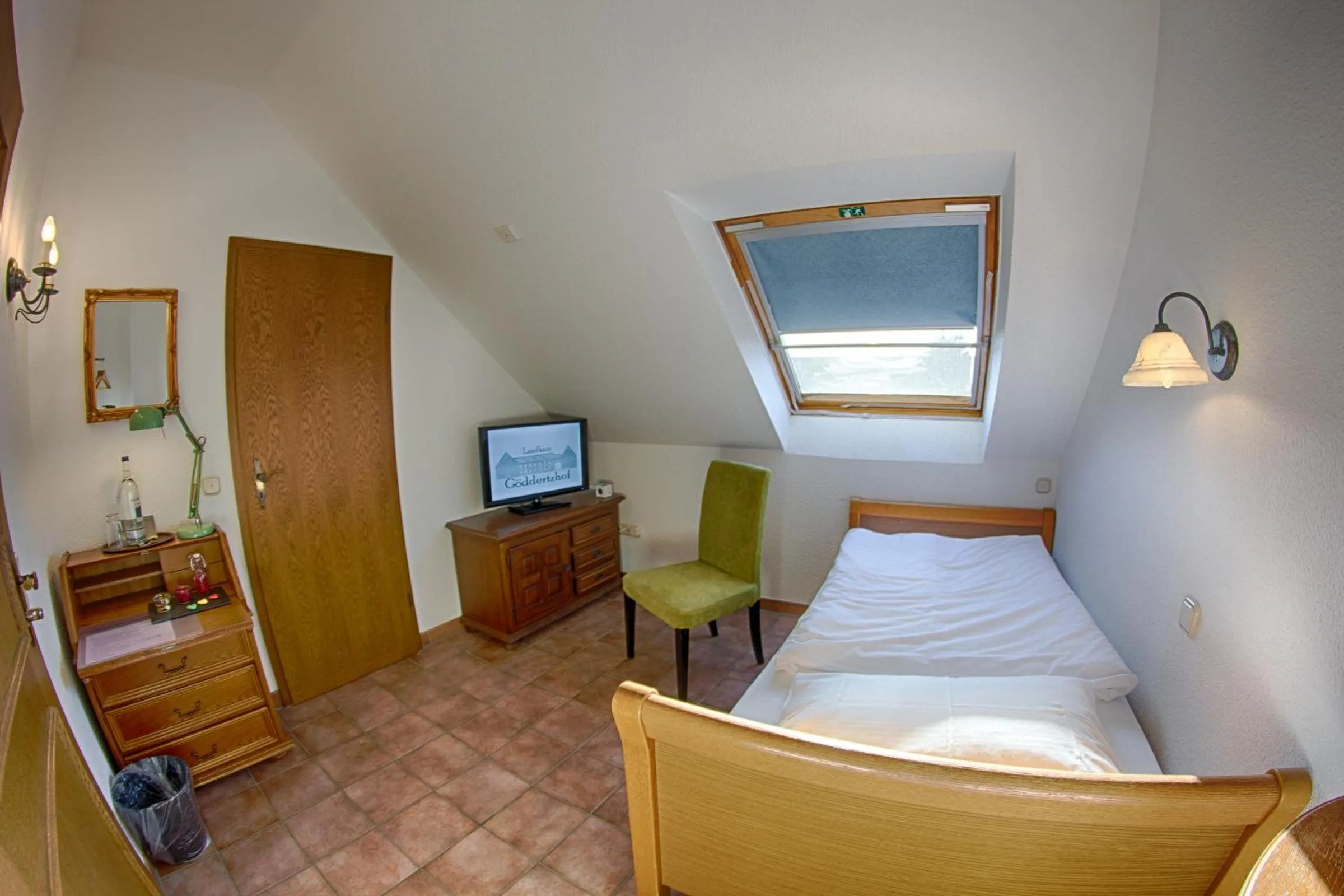 Photo of the whole room, Bed in Landhaus Göddertzhof