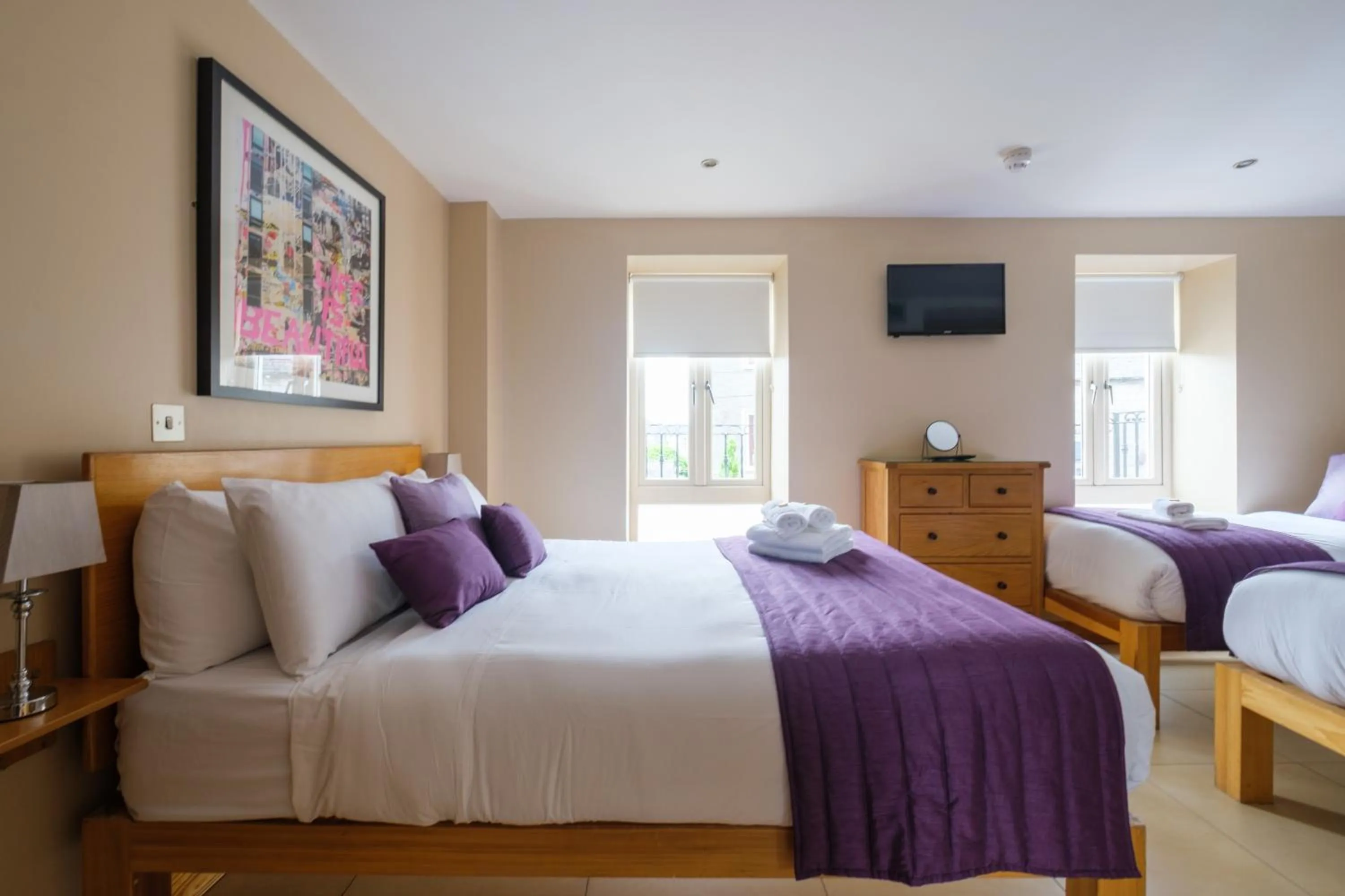 Bedroom, Bed in The Eyre Square Townhouse