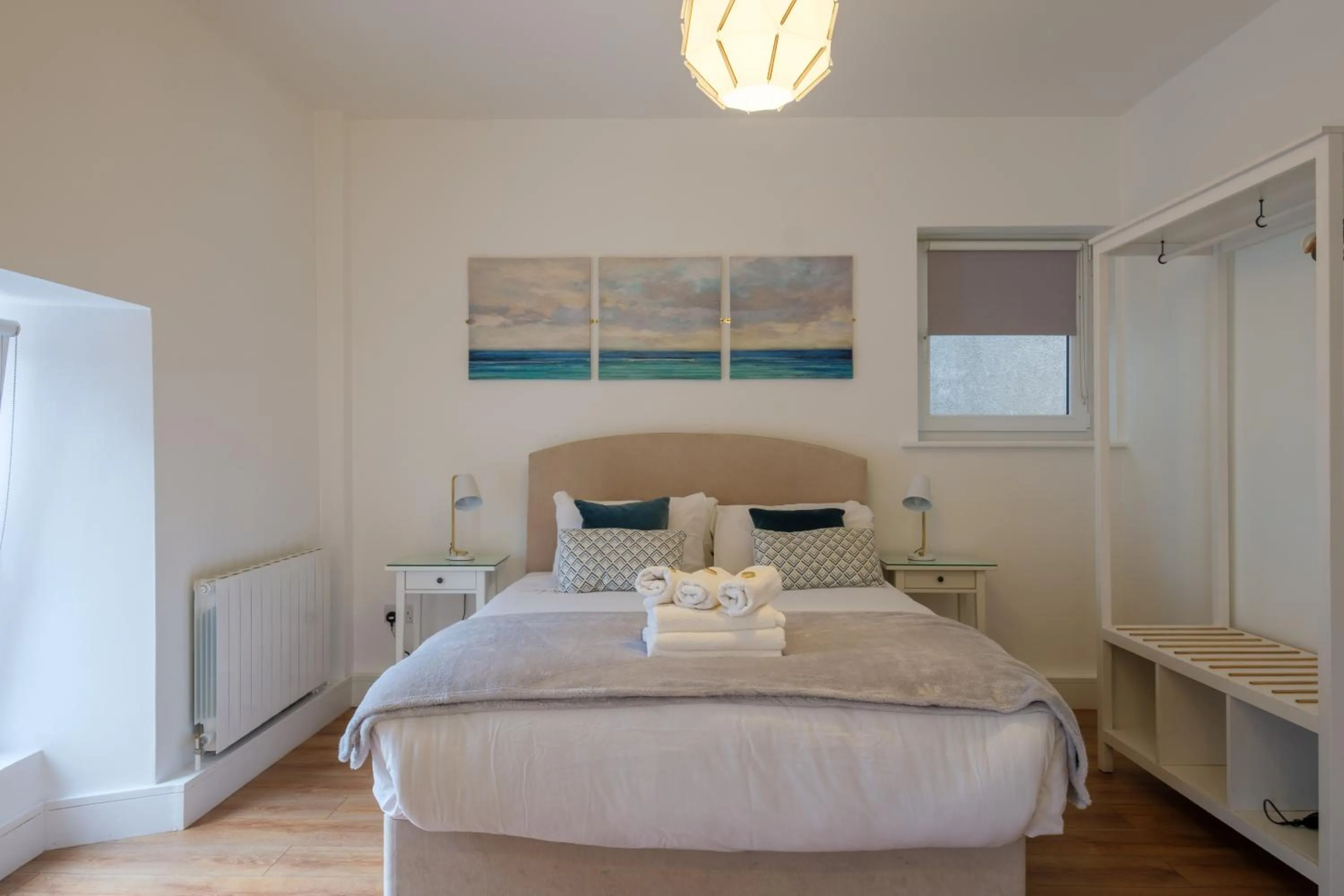 Bedroom, Bed in The Eyre Square Townhouse