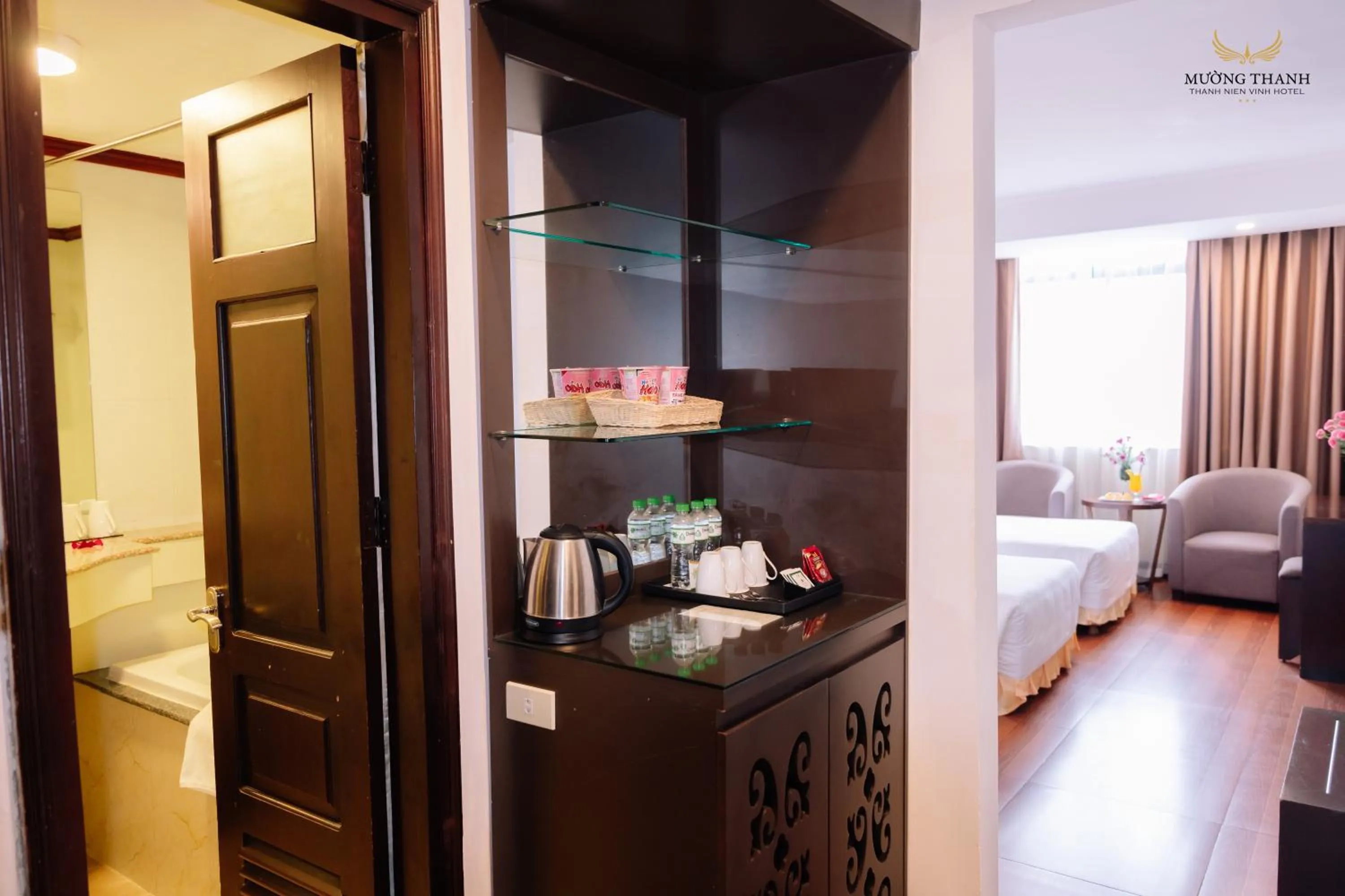 Shower, Bed in Muong Thanh Thanh Nien Vinh