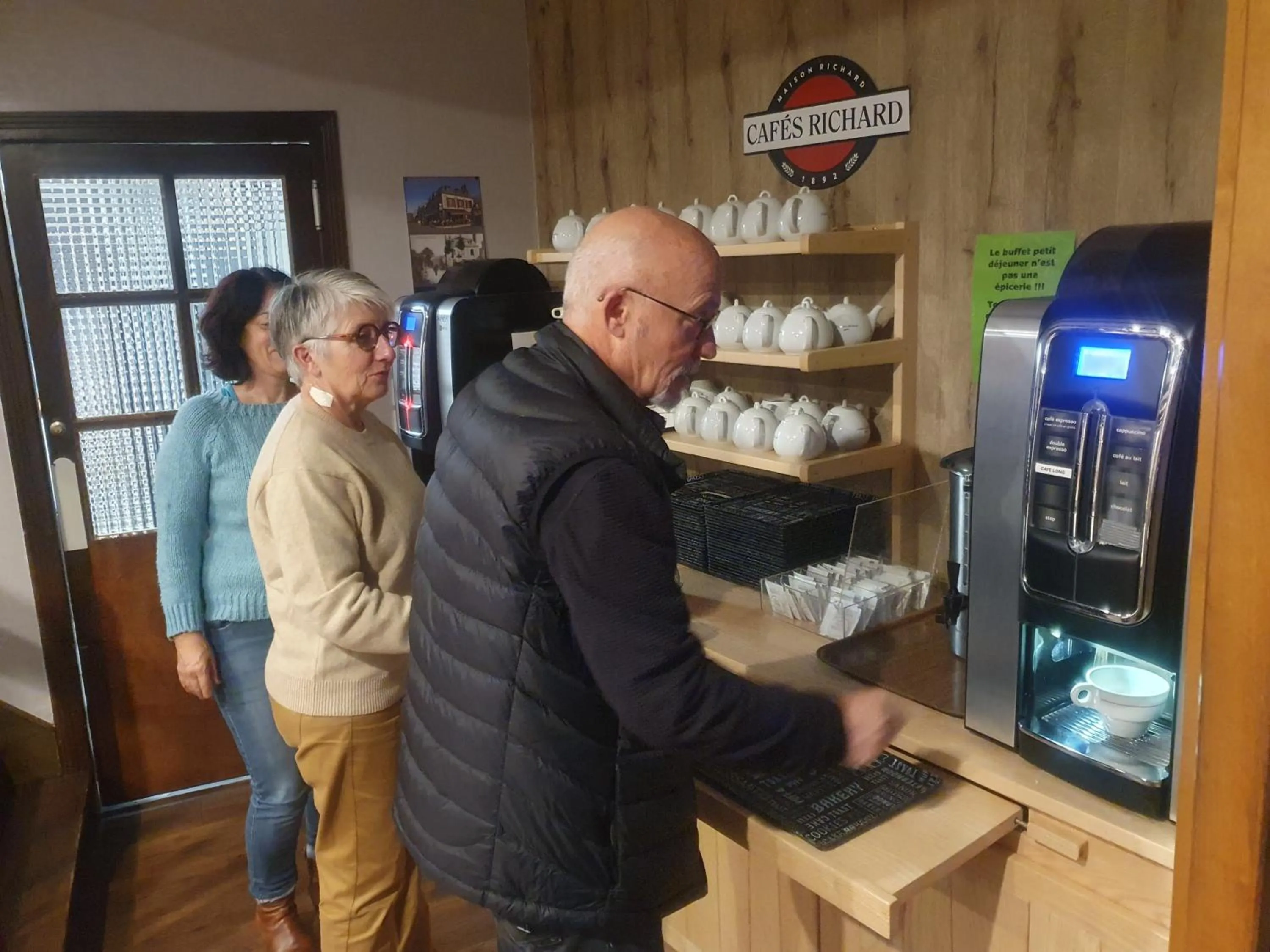 Breakfast in Logis Hôtel-restaurant Les Coudercous