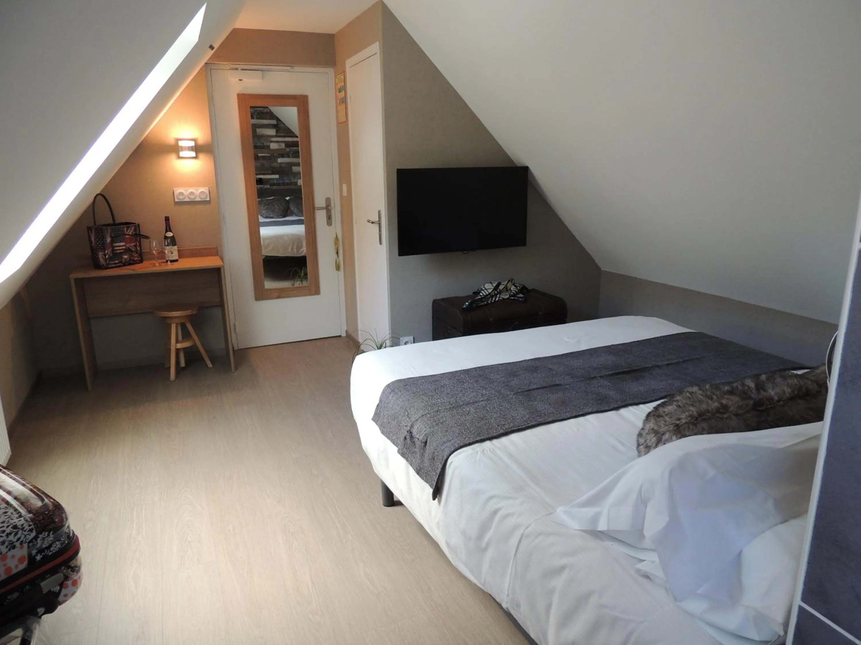 Photo of the whole room, Bed in Logis Hôtel-restaurant Les Coudercous