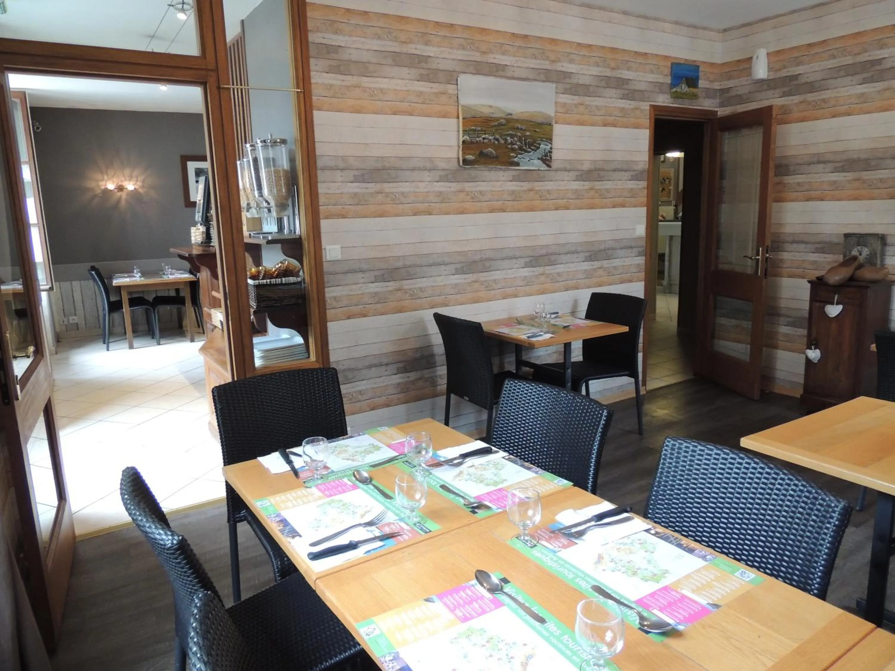 Restaurant/places to eat in Logis Hôtel-restaurant Les Coudercous