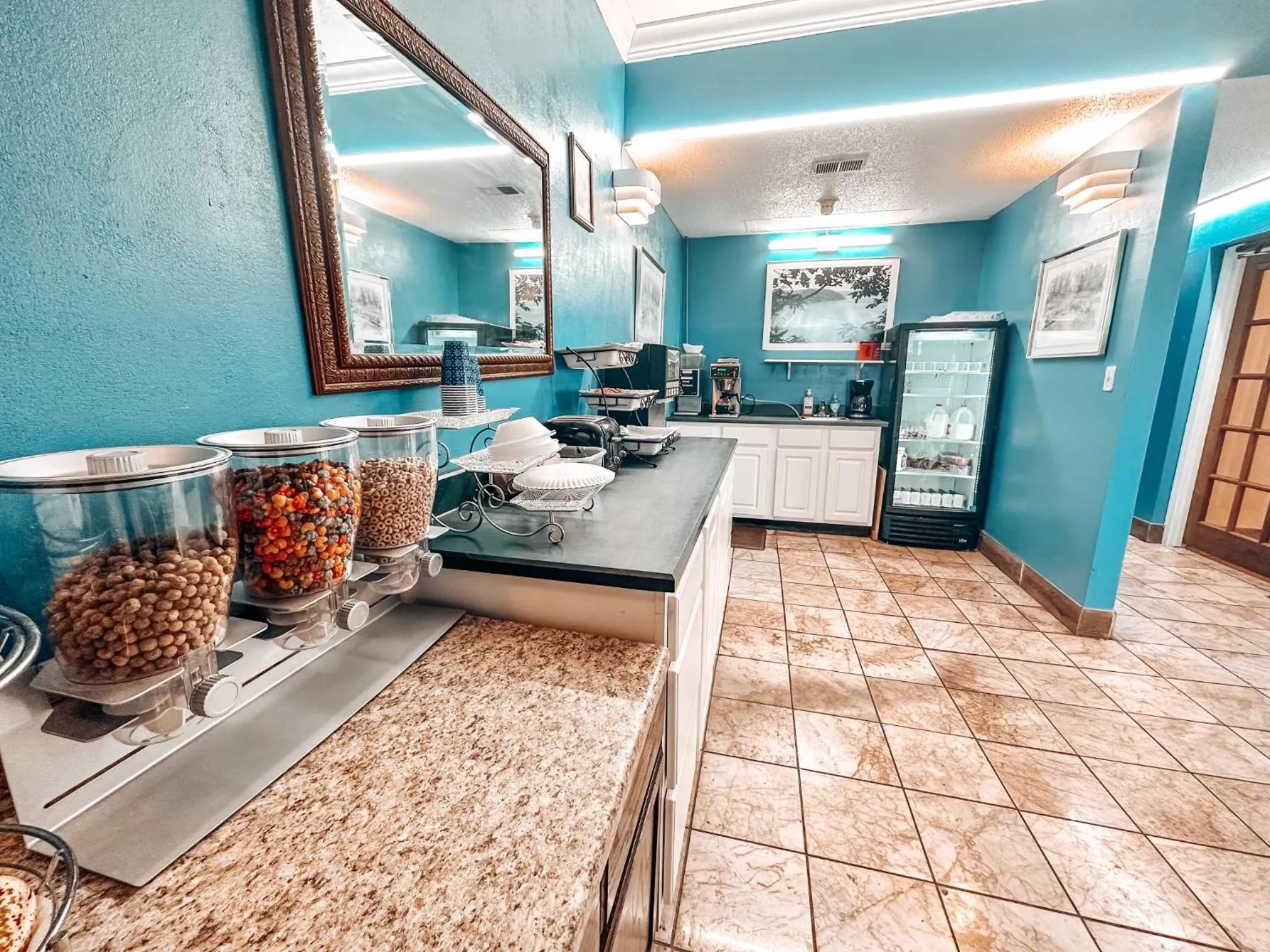 Food and drinks in Laker Inn