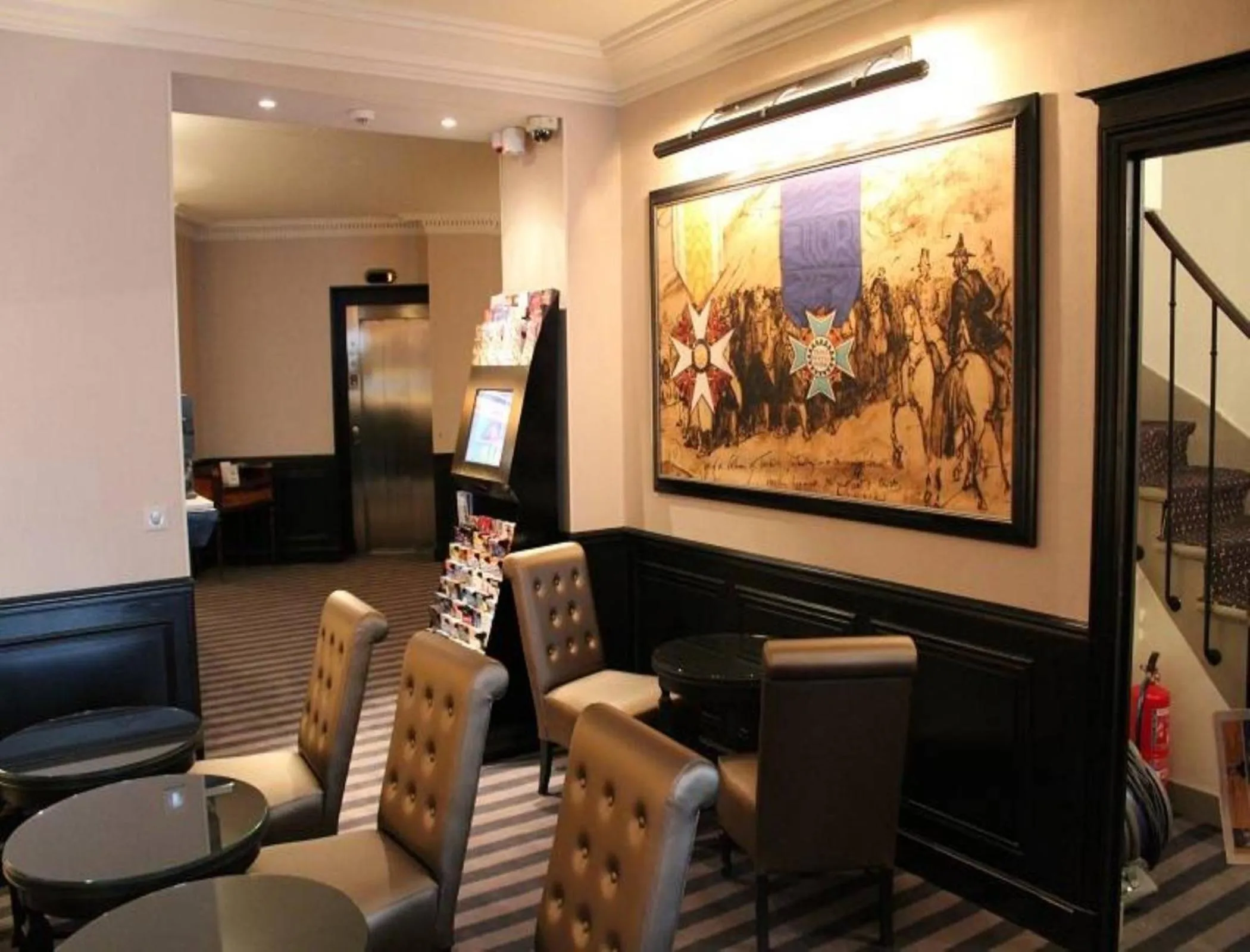 Lounge or bar in Hotel Saint Cyr Etoile