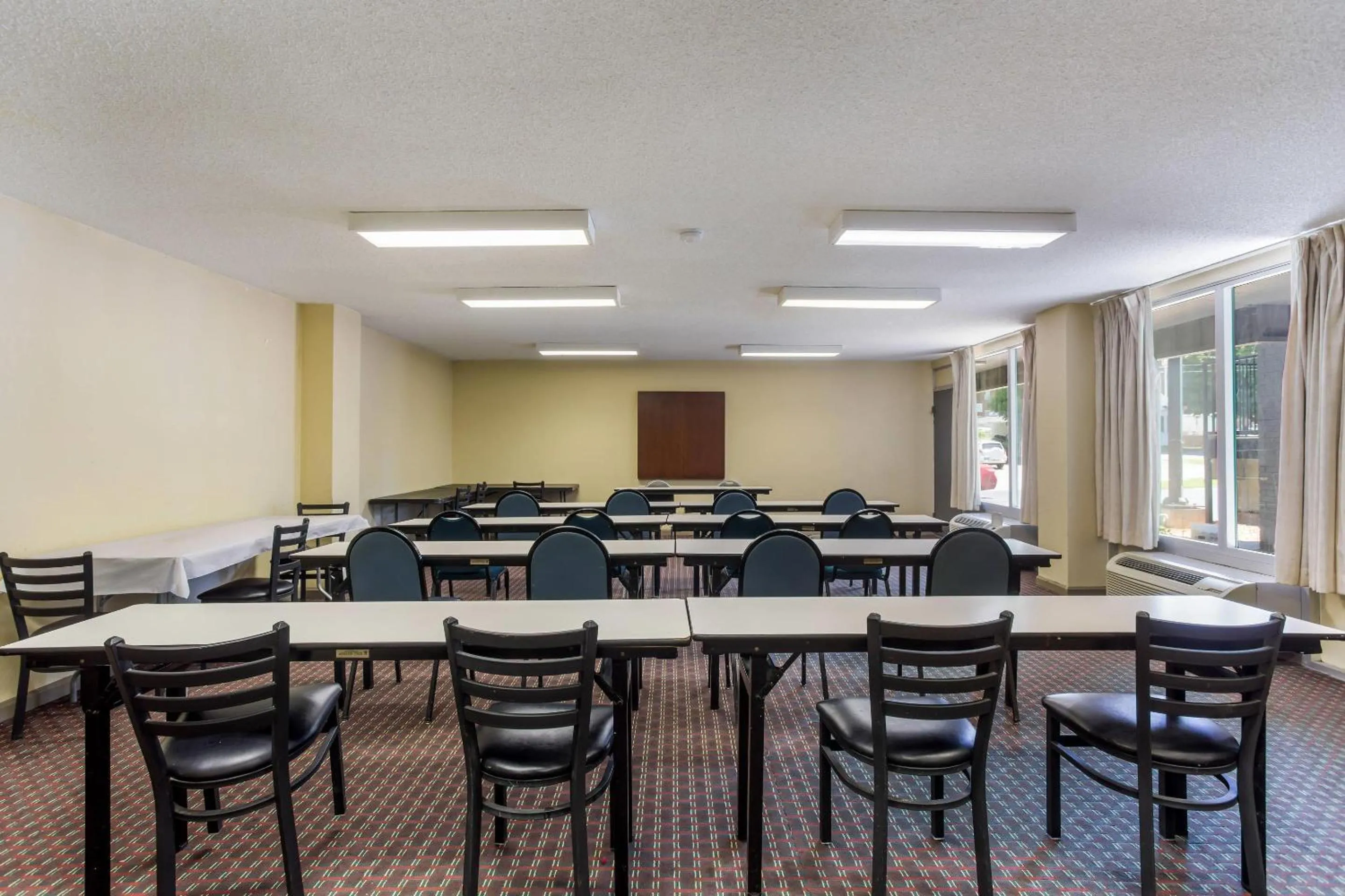 Meeting/conference room in Econo Lodge Gallatin - Metro Nashville