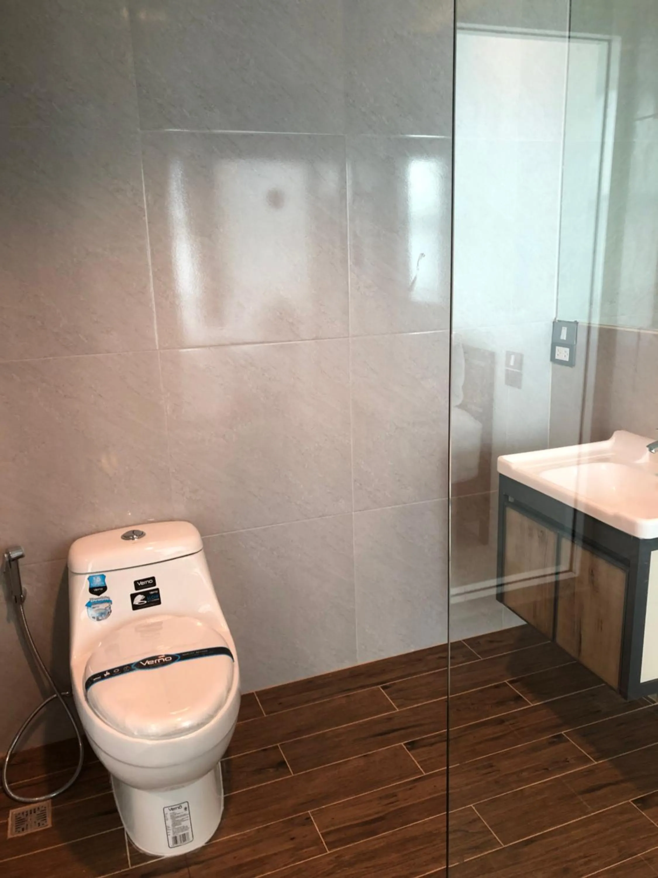 Toilet in Richmond Nan Hotel