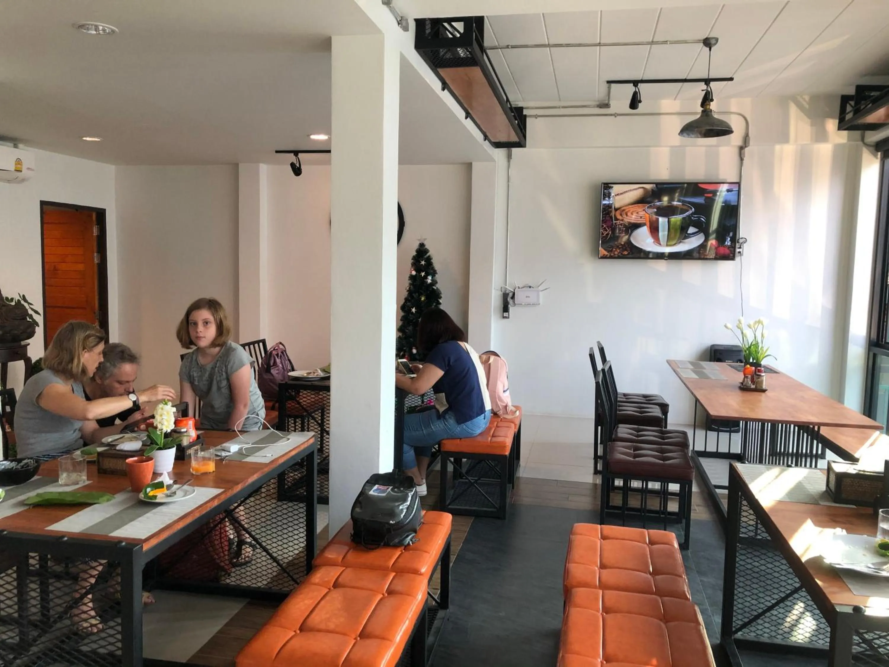 People in Richmond Nan Hotel