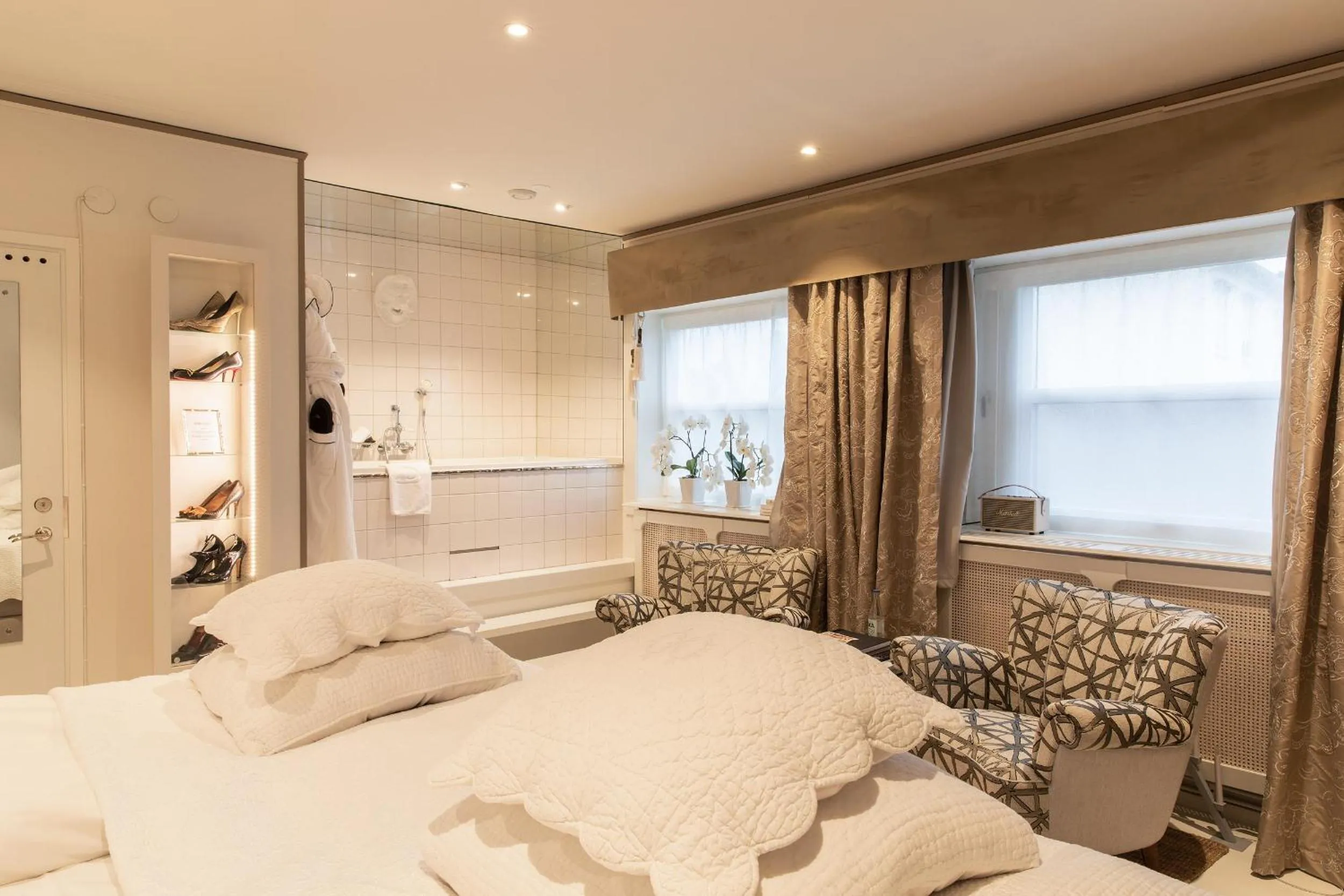 Coffee/tea facilities, Bed in Bomans Hotell i Trosa