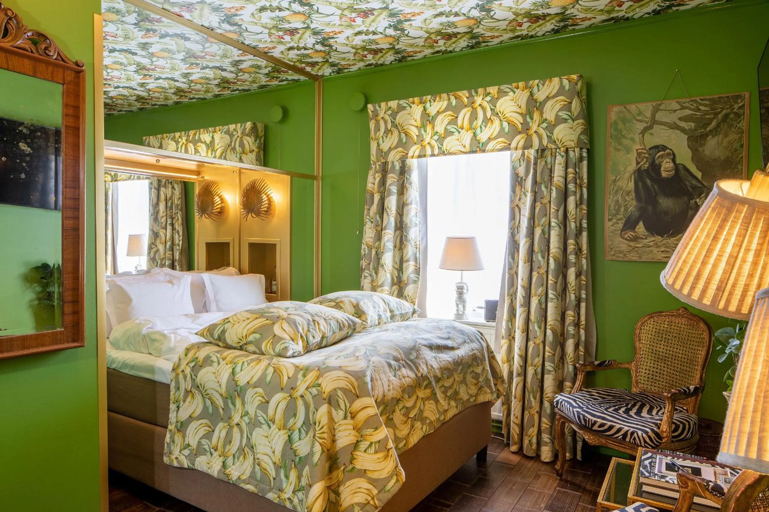 Shower, Bed in Bomans Hotell i Trosa