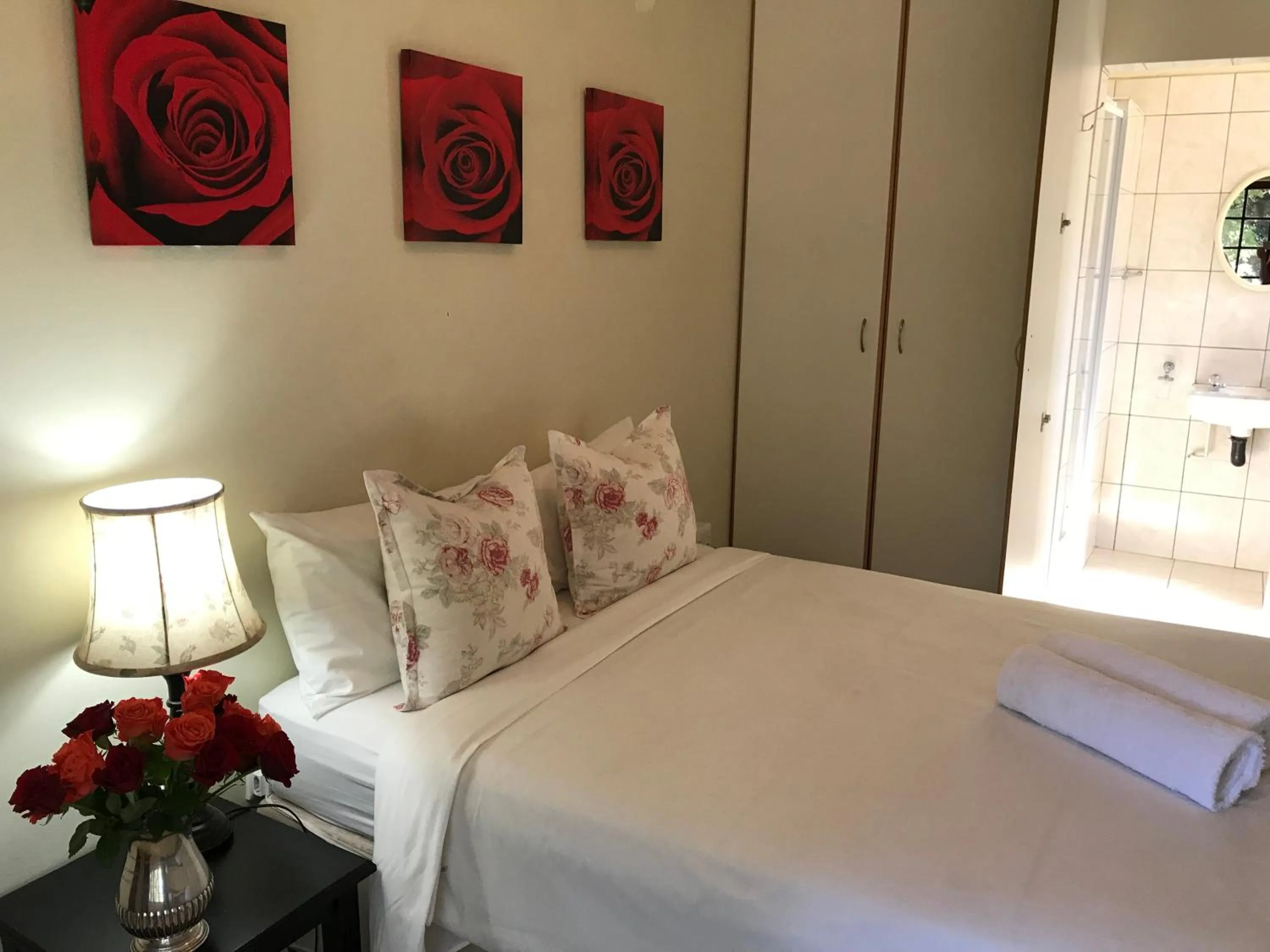 Photo of the whole room, Bed in Bishops GuestHouse