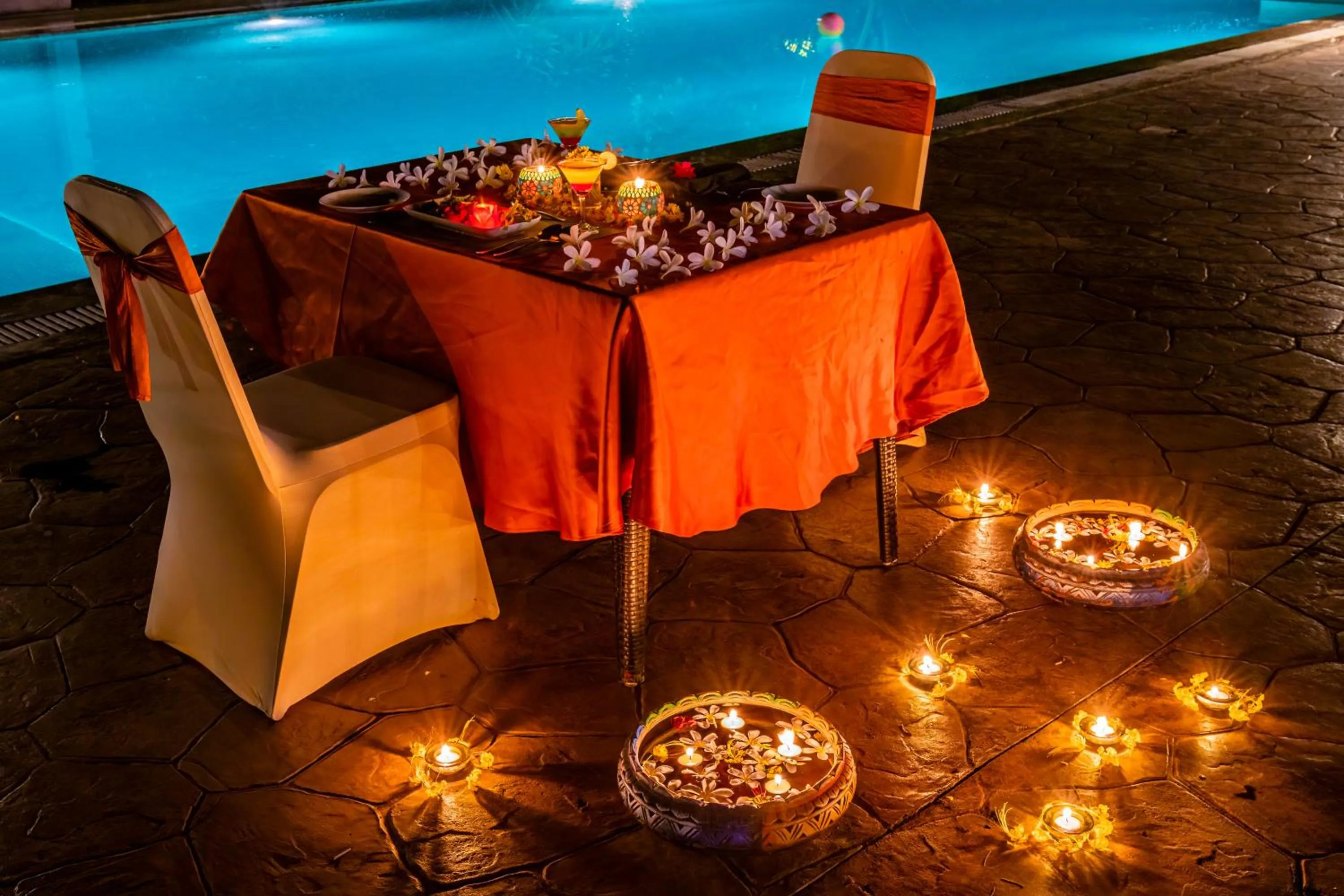 Restaurant/places to eat in The Fern Sattva Resort - Polo Forest