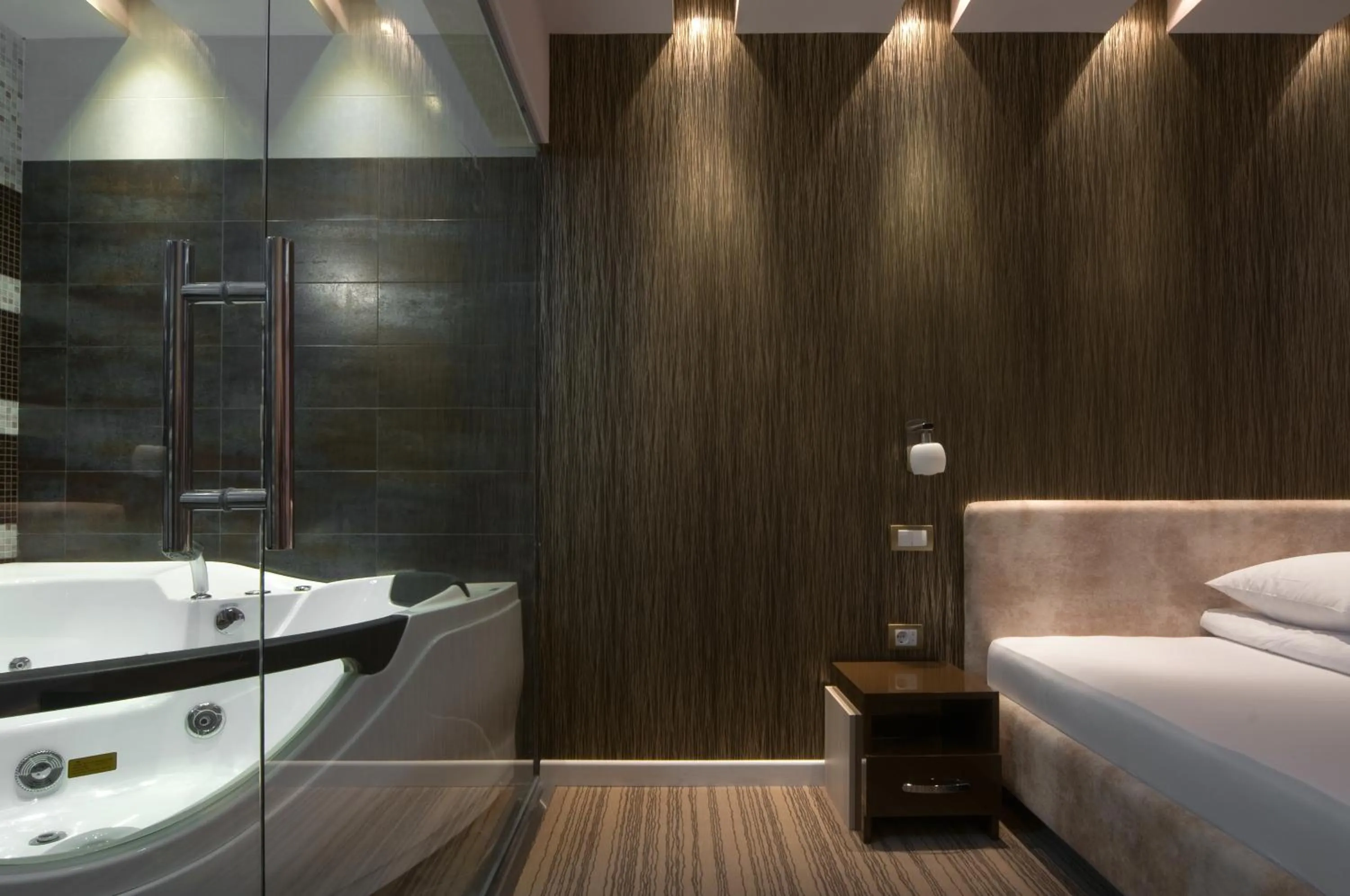 Bathroom, Bed in Hotel Ženeva Lux