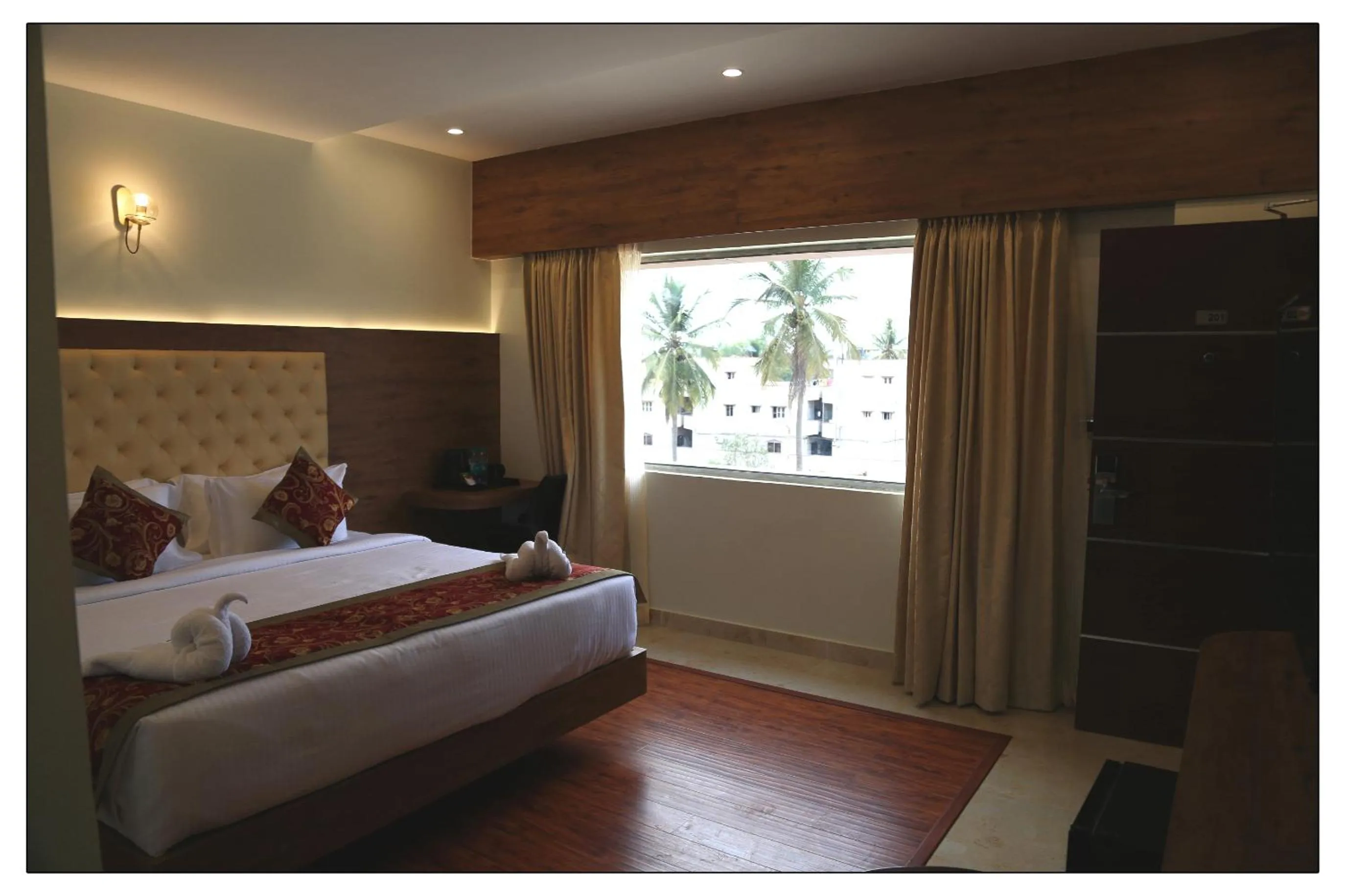 Bed in Royal Lotus View Resotel