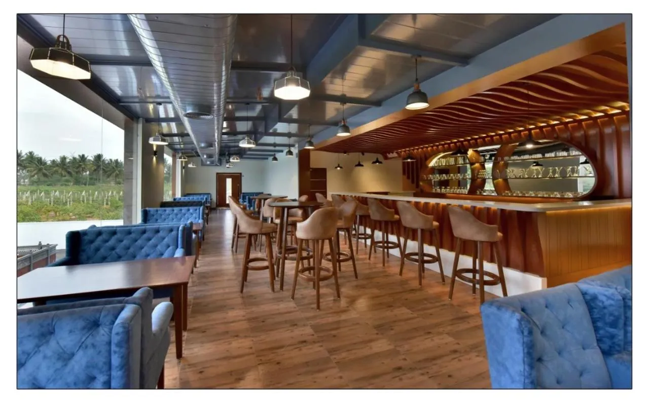 Restaurant/places to eat in Royal Lotus View Resotel