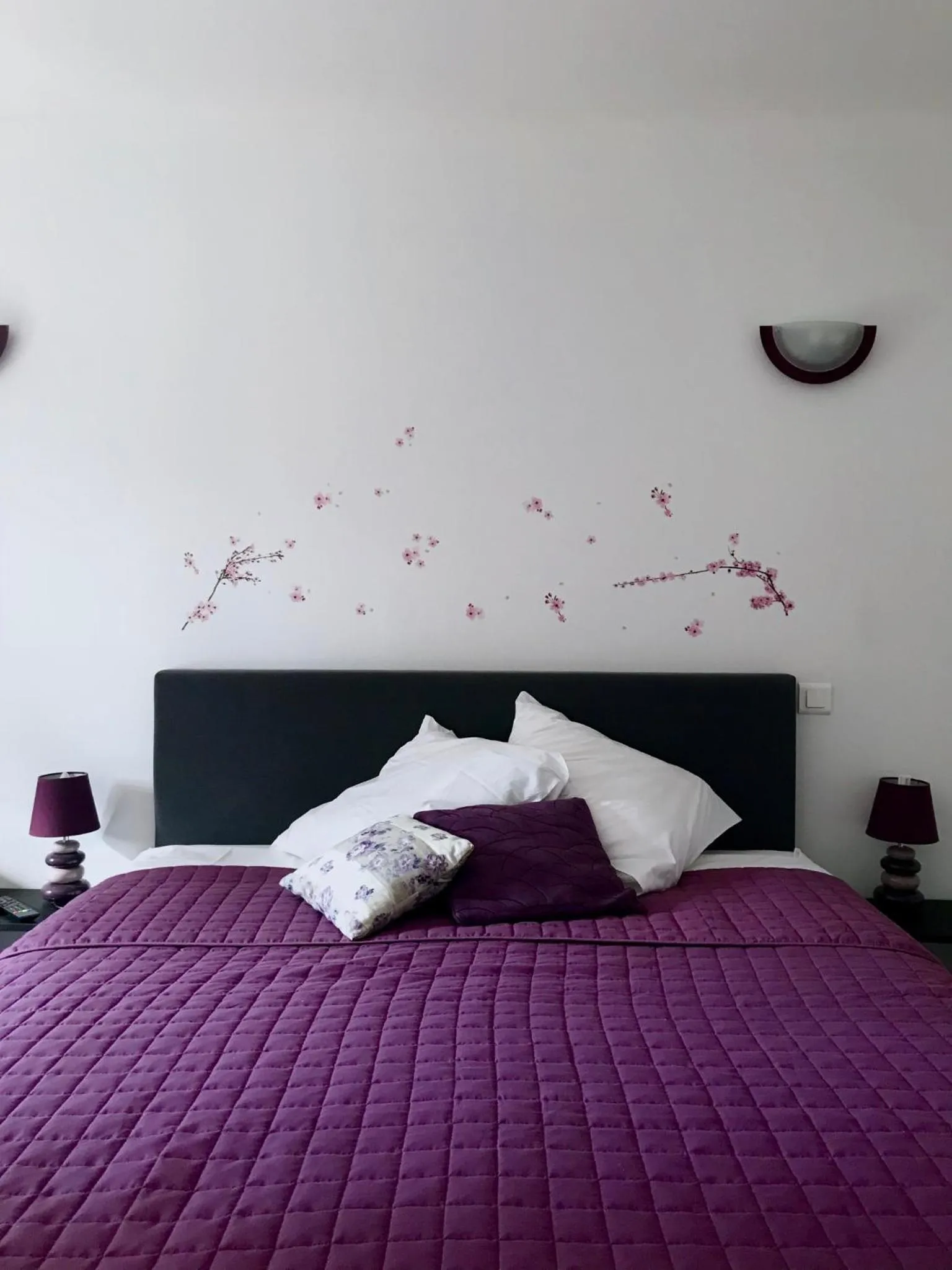 Decorative detail, Bed in MOULIN DE LACHAUD - HOTEL et GITES