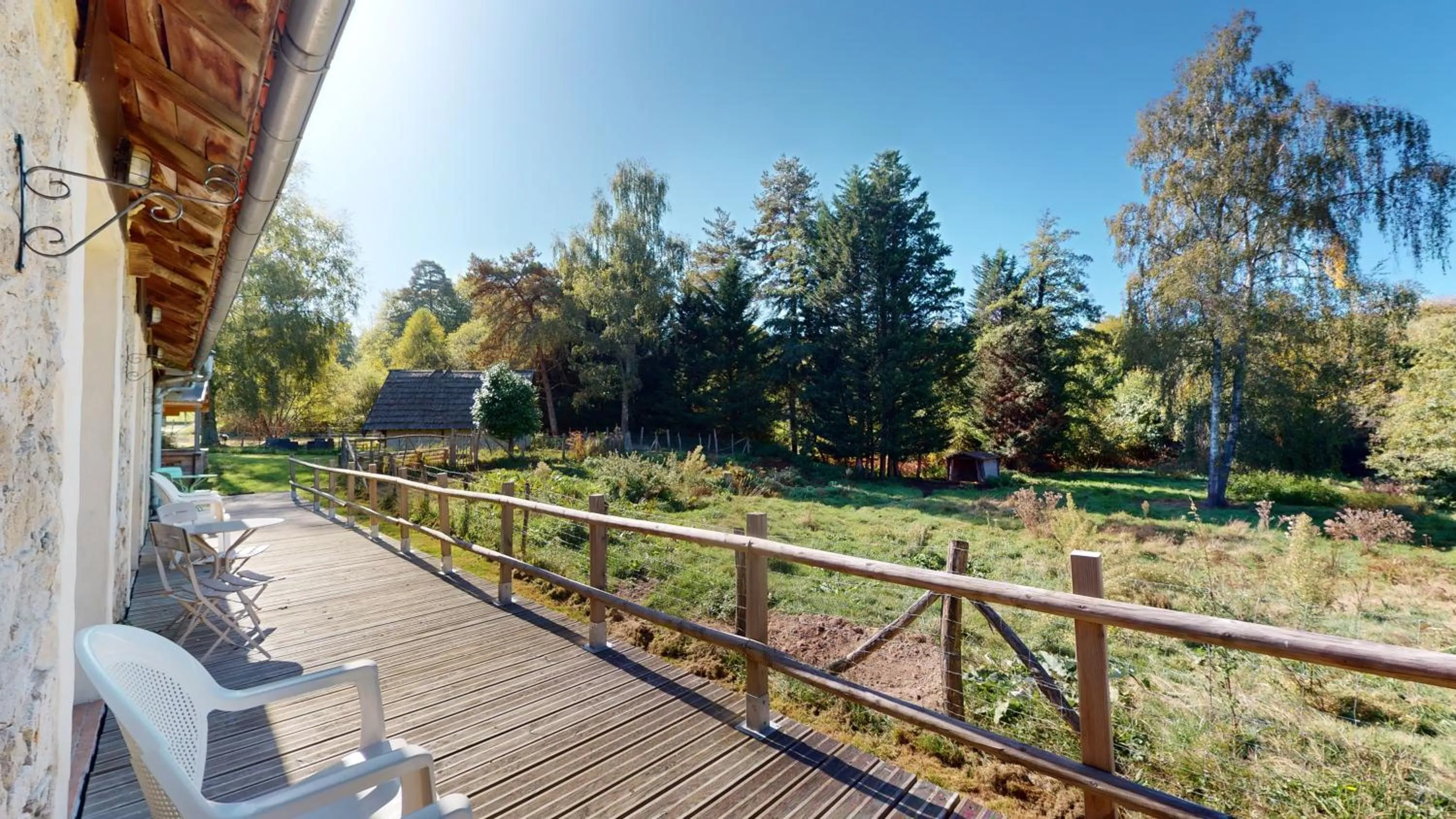 Property building in MOULIN DE LACHAUD - HOTEL et GITES