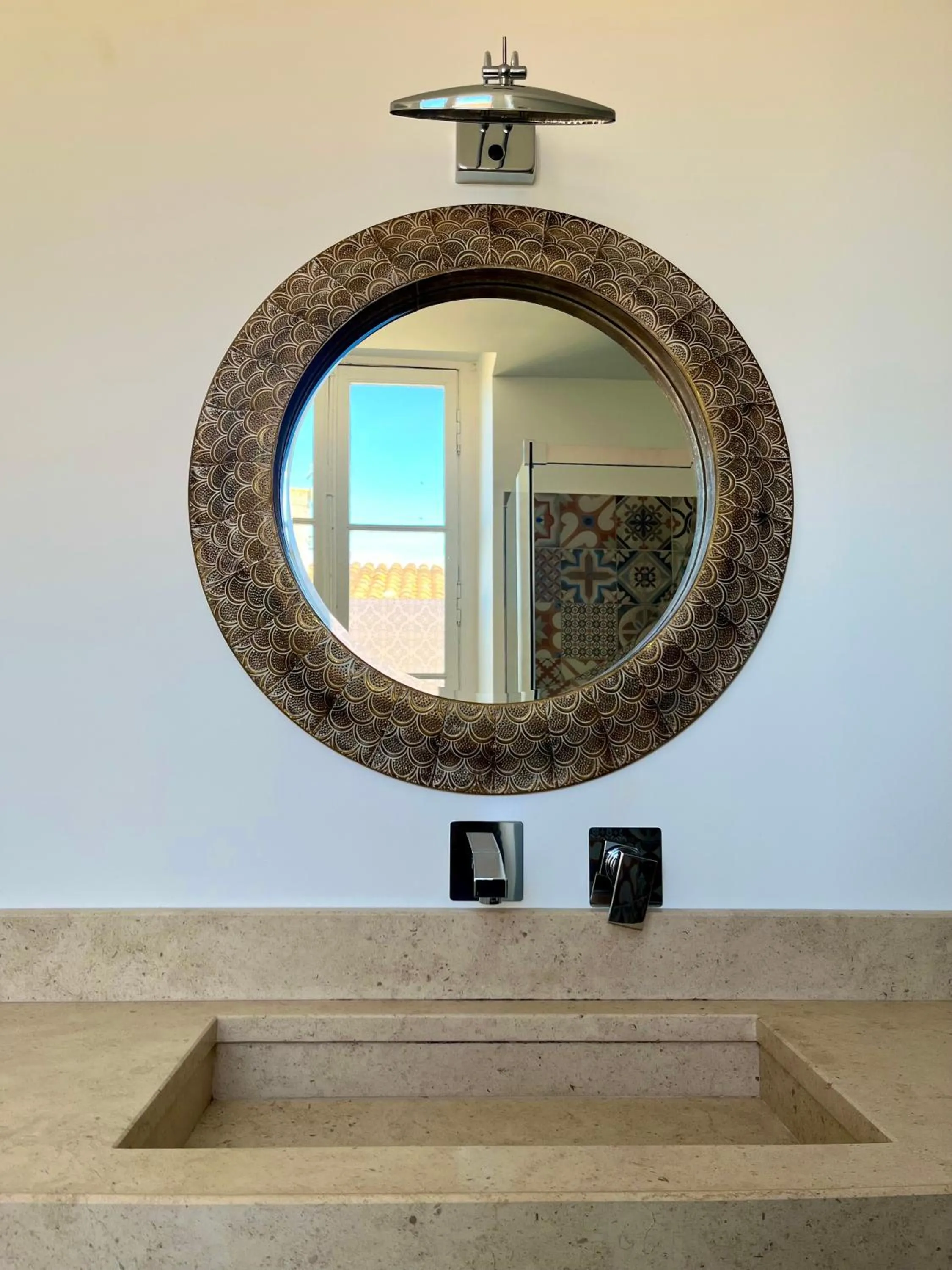 Bathroom in LA COUR CARREE - chambres d'hôtes